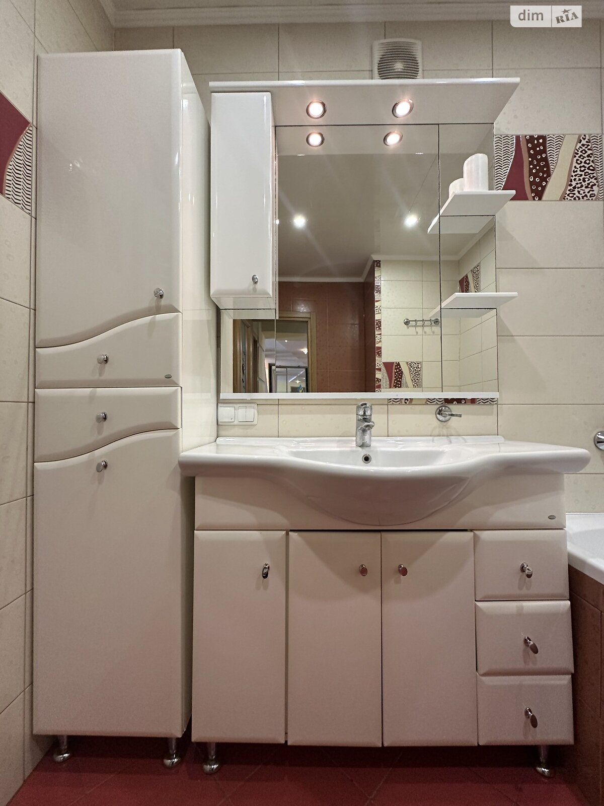 Продажа трехкомнатной квартиры в Тернополе, на ул. Савуры Клима 11А, кв. 7, район Восточный фото 1 Продажа трехкомнатной квартиры в Тернополе, на ул. Савуры Клима 11А, кв. 7, район Восточный фото 1