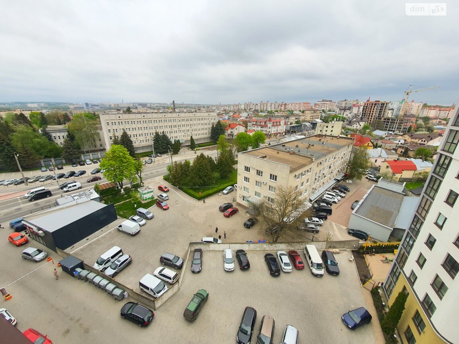 Продаж п`ятикімнатної квартири в Тернополі, на просп. Бандери Степана, район Східний фото 1