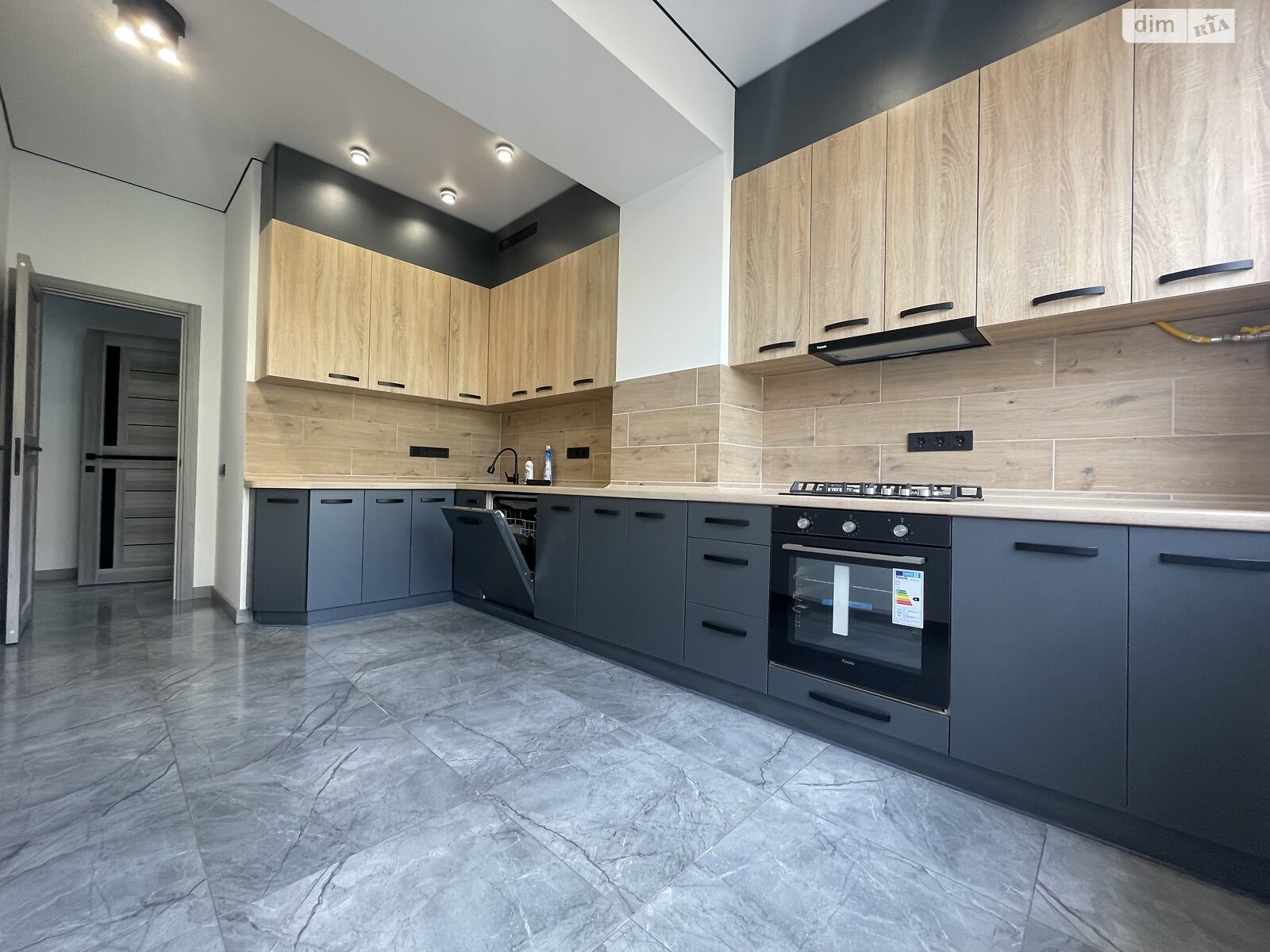Продажа двухкомнатной квартиры в Трускавце, на ул. Ивасюка 11, кв. 49, район Трускавец фото 1 Продажа двухкомнатной квартиры в Трускавце, на ул. Ивасюка 11, кв. 49, район Трускавец фото 1
