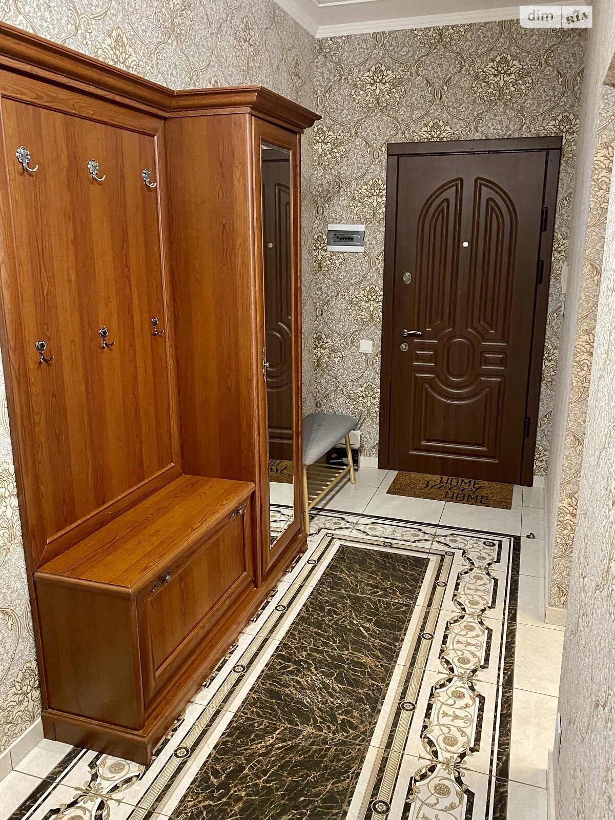 Продажа трехкомнатной квартиры в Трускавце, на ул. Помирецкая 9, фото 1 Продажа трехкомнатной квартиры в Трускавце, на ул. Помирецкая 9, фото 1