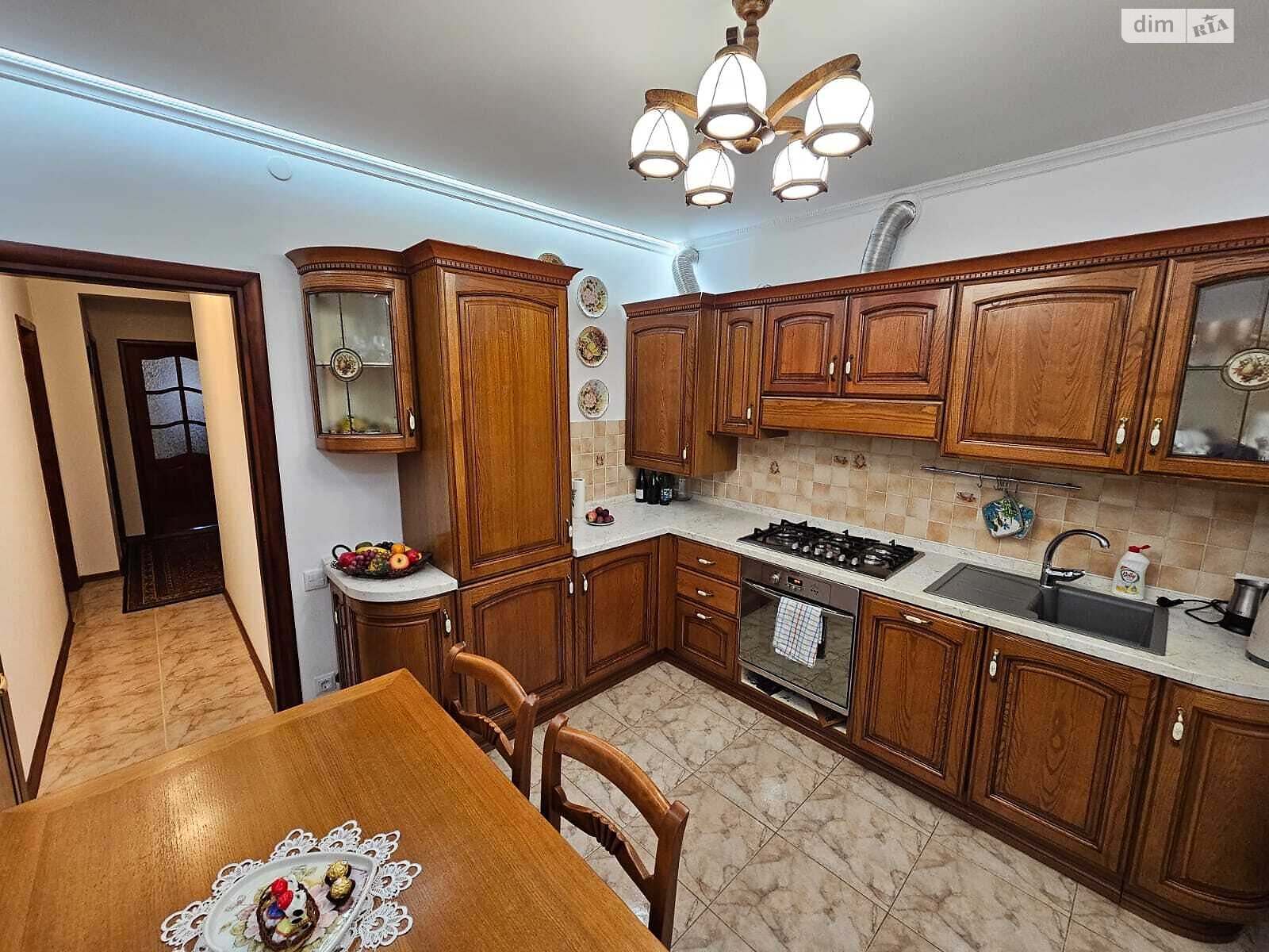 Продаж трикімнатної квартири в Трускавці, на вул. Данилишиних 57, район Трускавець фото 1 Продаж трикімнатної квартири в Трускавці, на вул. Данилишиних 57, район Трускавець фото 1