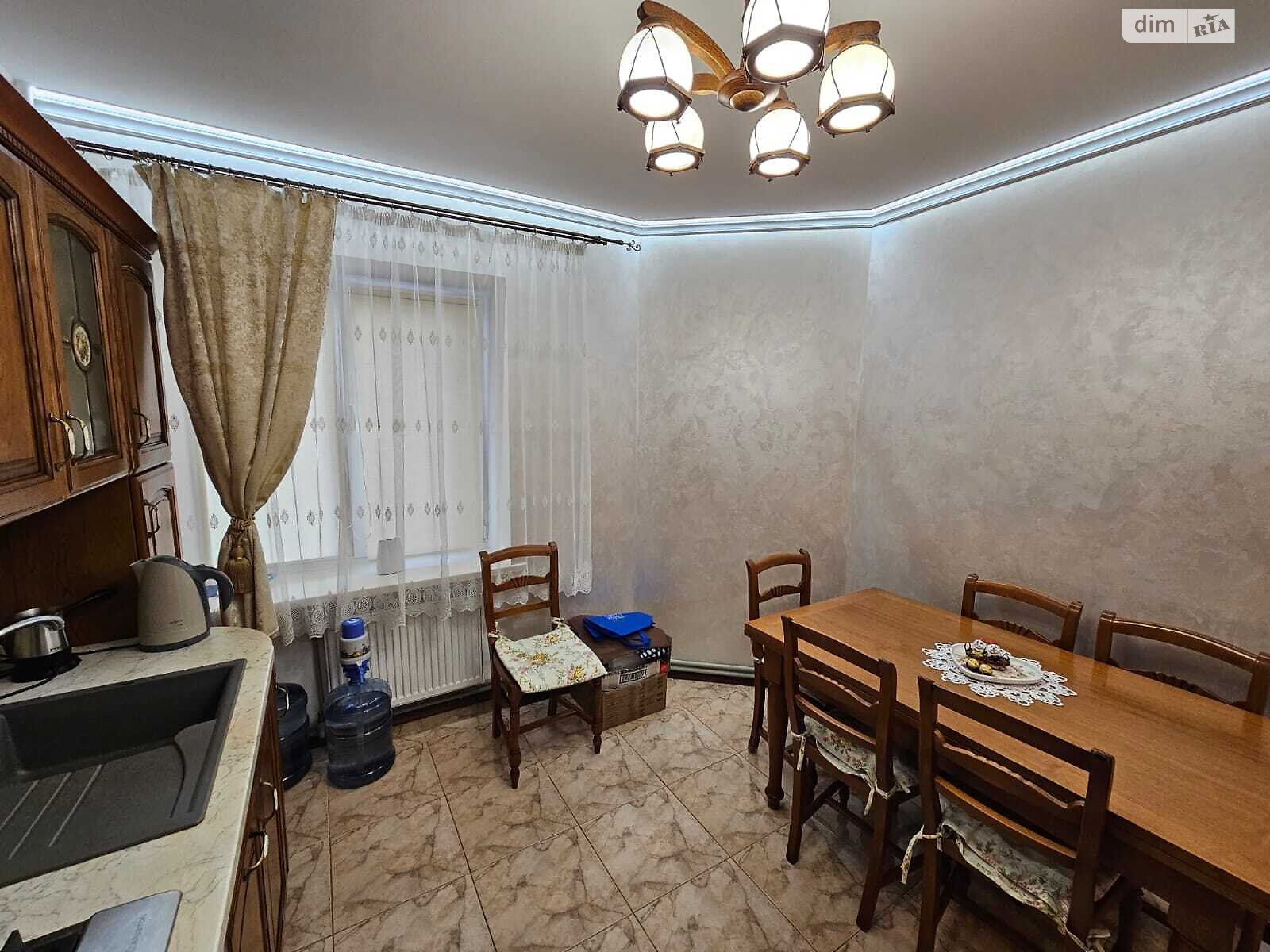 Продаж трикімнатної квартири в Трускавці, на вул. Данилишиних 57, район Трускавець фото 1 Продаж трикімнатної квартири в Трускавці, на вул. Данилишиних 57, район Трускавець фото 1