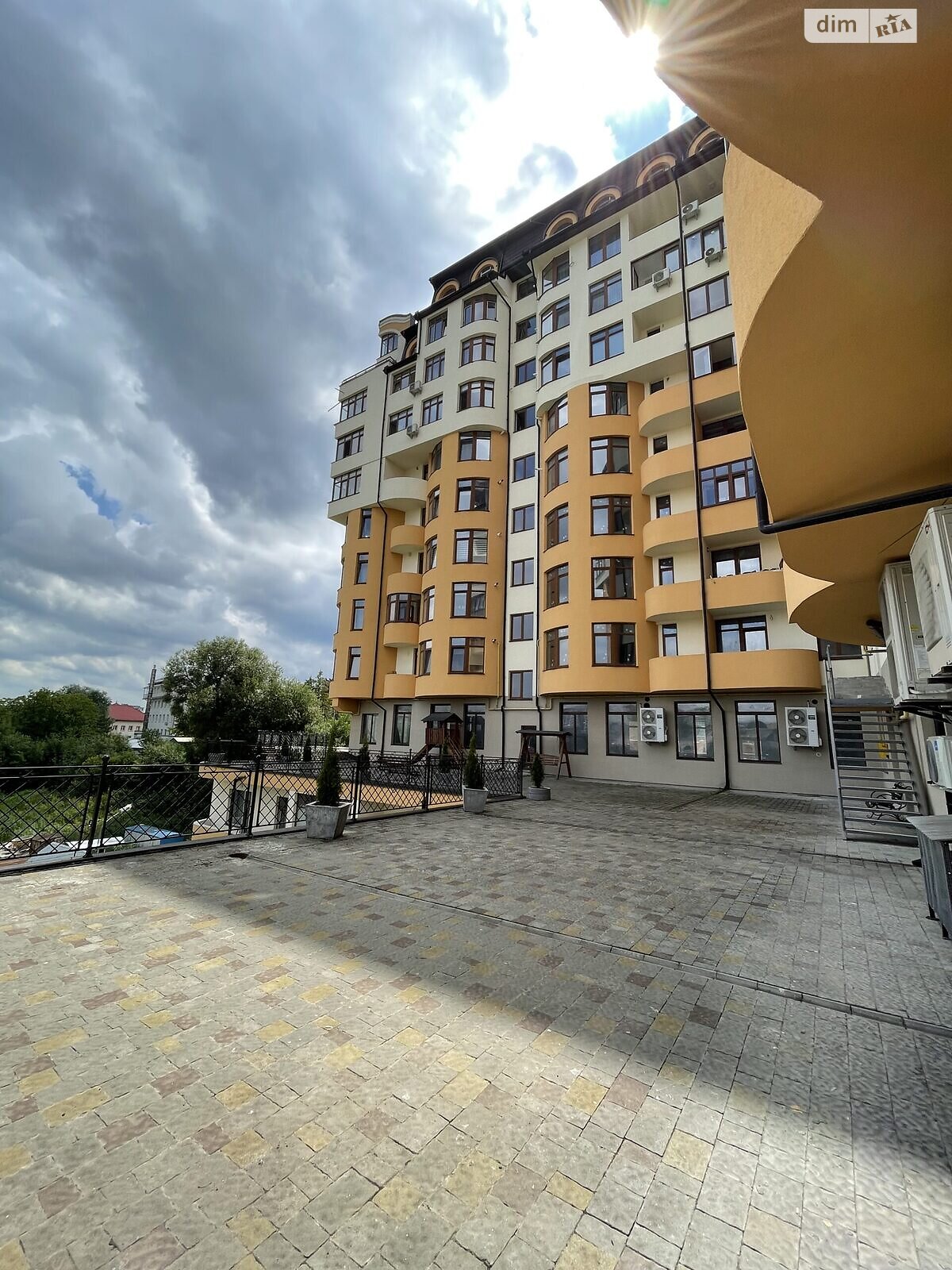 Продаж двокімнатної квартири в Трускавці, на вул. Роксолани 16, фото 1