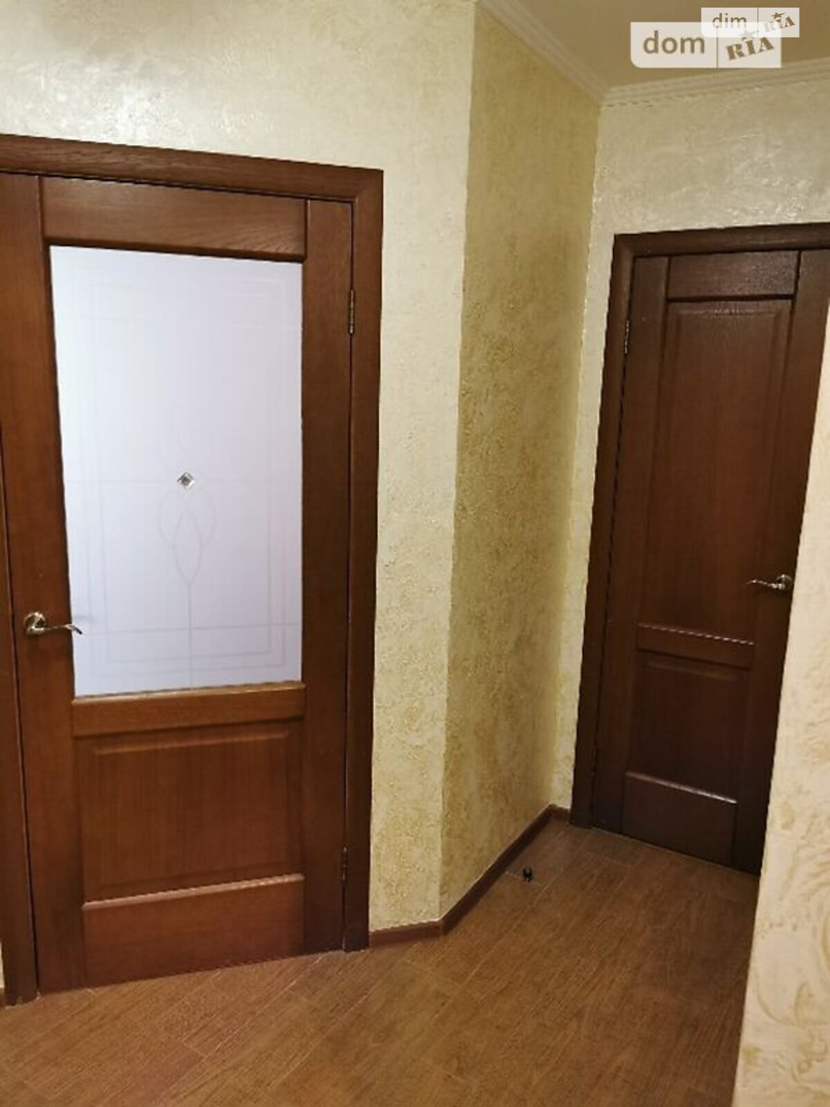 Продажа трехкомнатной квартиры в Угорниках, на ул. Героев Николаева, фото 1