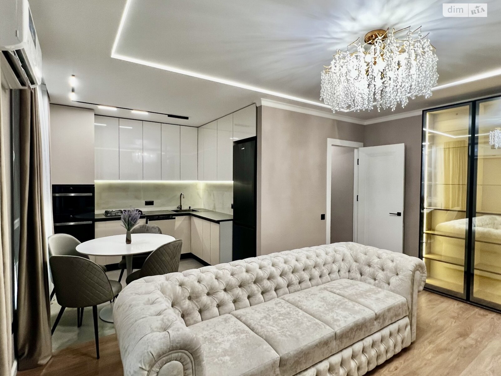 Продаж двокімнатної квартири в Угорниках, на вул. Героїв Миколаєва 129А, фото 1 Продаж двокімнатної квартири в Угорниках, на вул. Героїв Миколаєва 129А, фото 1
