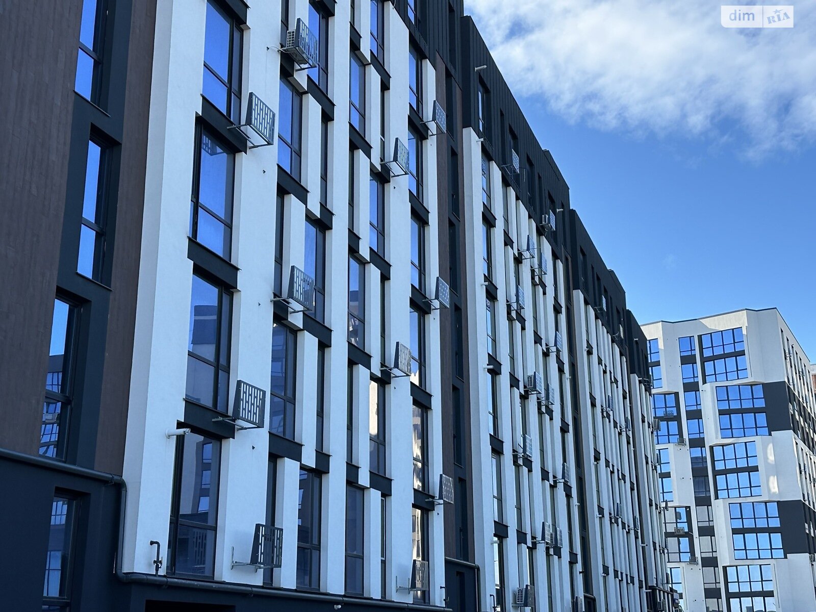 Продаж двокімнатної квартири в Угорниках, на вул. Героїв Миколаєва 78А, район Рінь фото 1 Продаж двокімнатної квартири в Угорниках, на вул. Героїв Миколаєва 78А, район Рінь фото 1