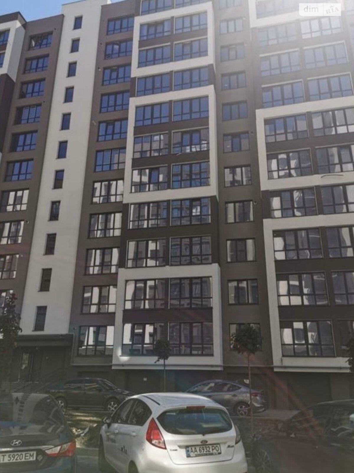 Продажа трехкомнатной квартиры в Угорниках, на ул. Сеченова 129А корпус 10, фото 1 Продажа трехкомнатной квартиры в Угорниках, на ул. Сеченова 129А корпус 10, фото 1