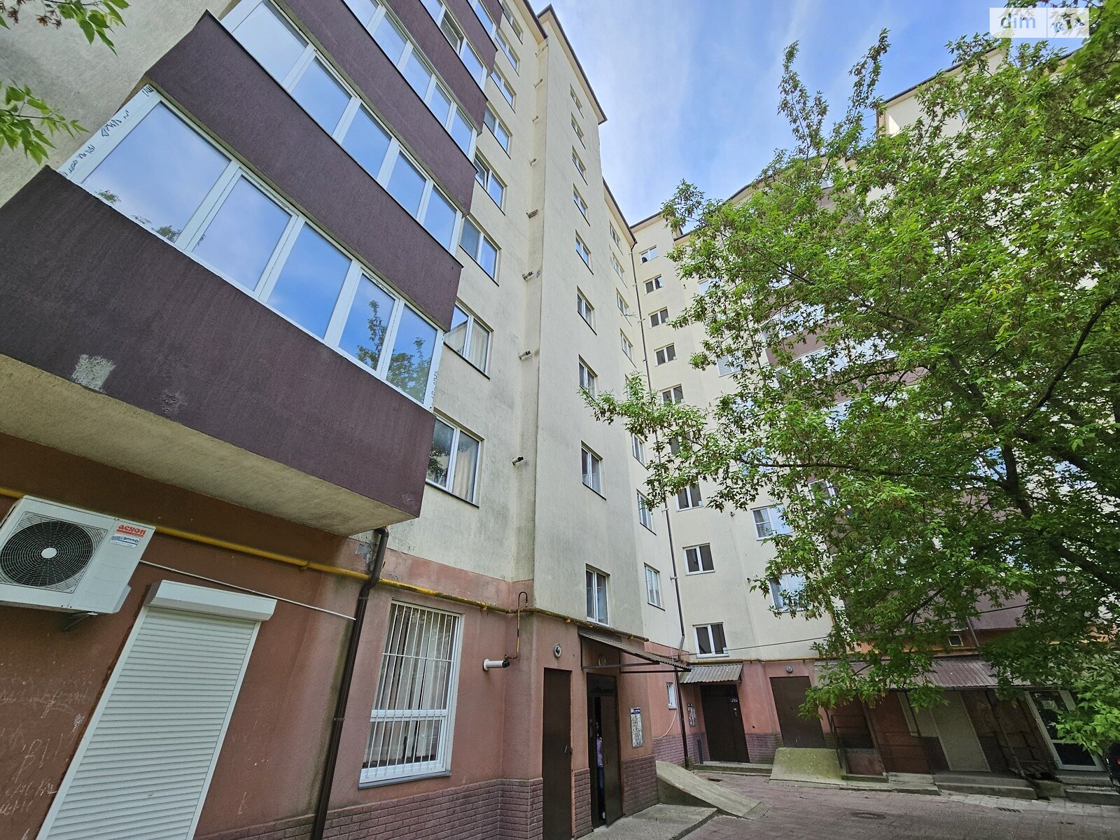 Продаж трикімнатної квартири в Угорниках, на вул. Тополина 2, кв. 9, фото 1 Продаж трикімнатної квартири в Угорниках, на вул. Тополина 2, кв. 9, фото 1