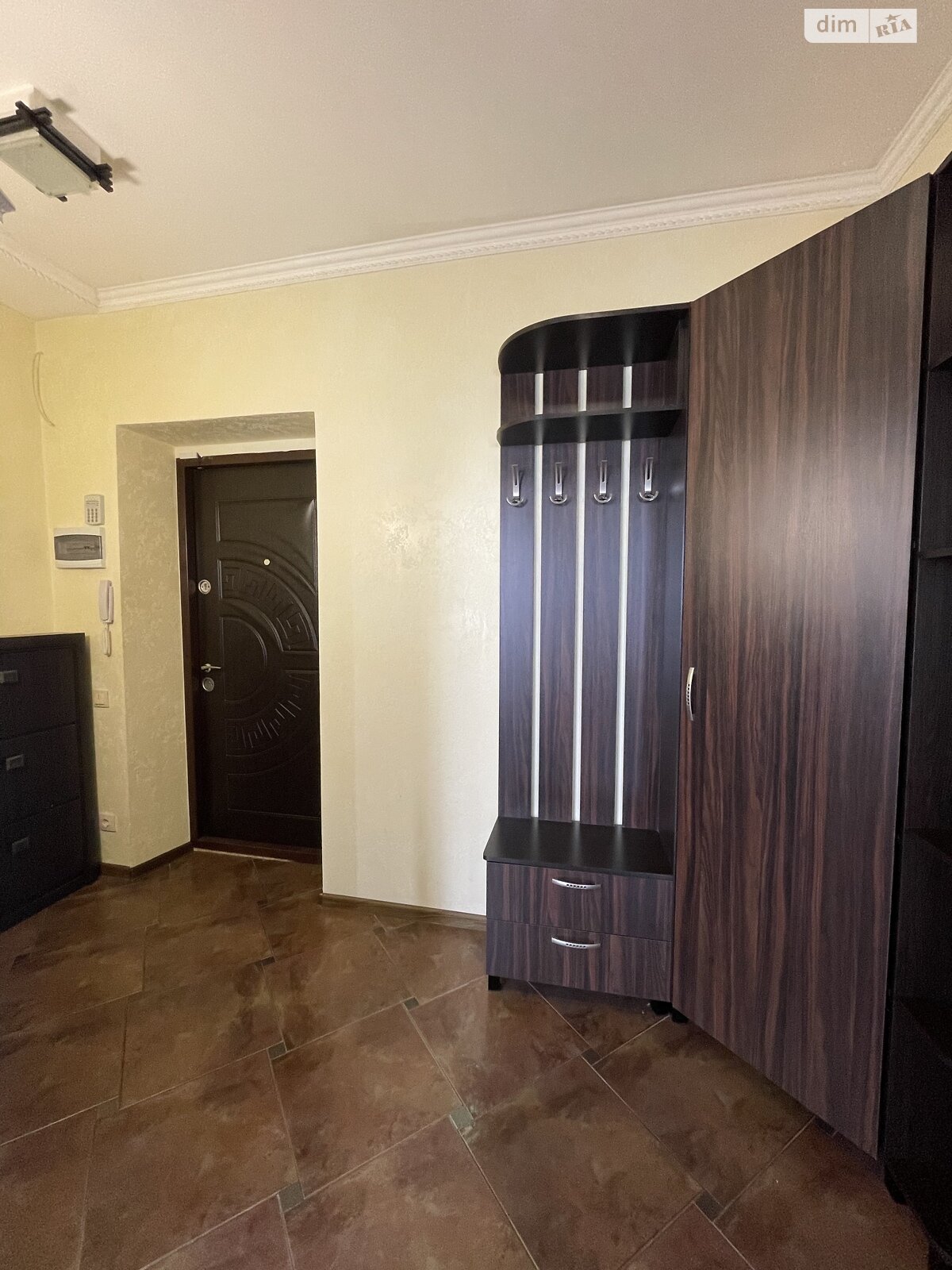 Продажа трехкомнатной квартиры в Угорниках, на ул. Тополиная 2, фото 1 Продажа трехкомнатной квартиры в Угорниках, на ул. Тополиная 2, фото 1