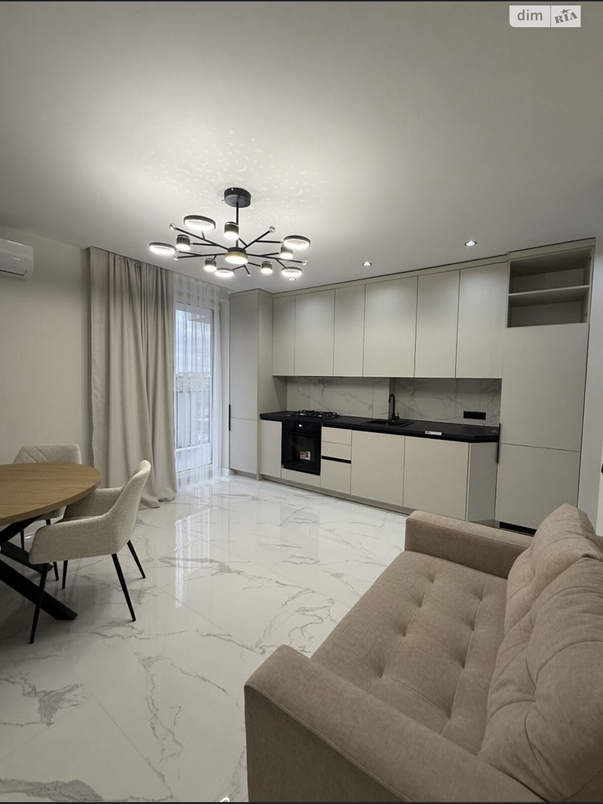 Продаж двокімнатної квартири в Ужгороді, на вул. Баб'яка, фото 1