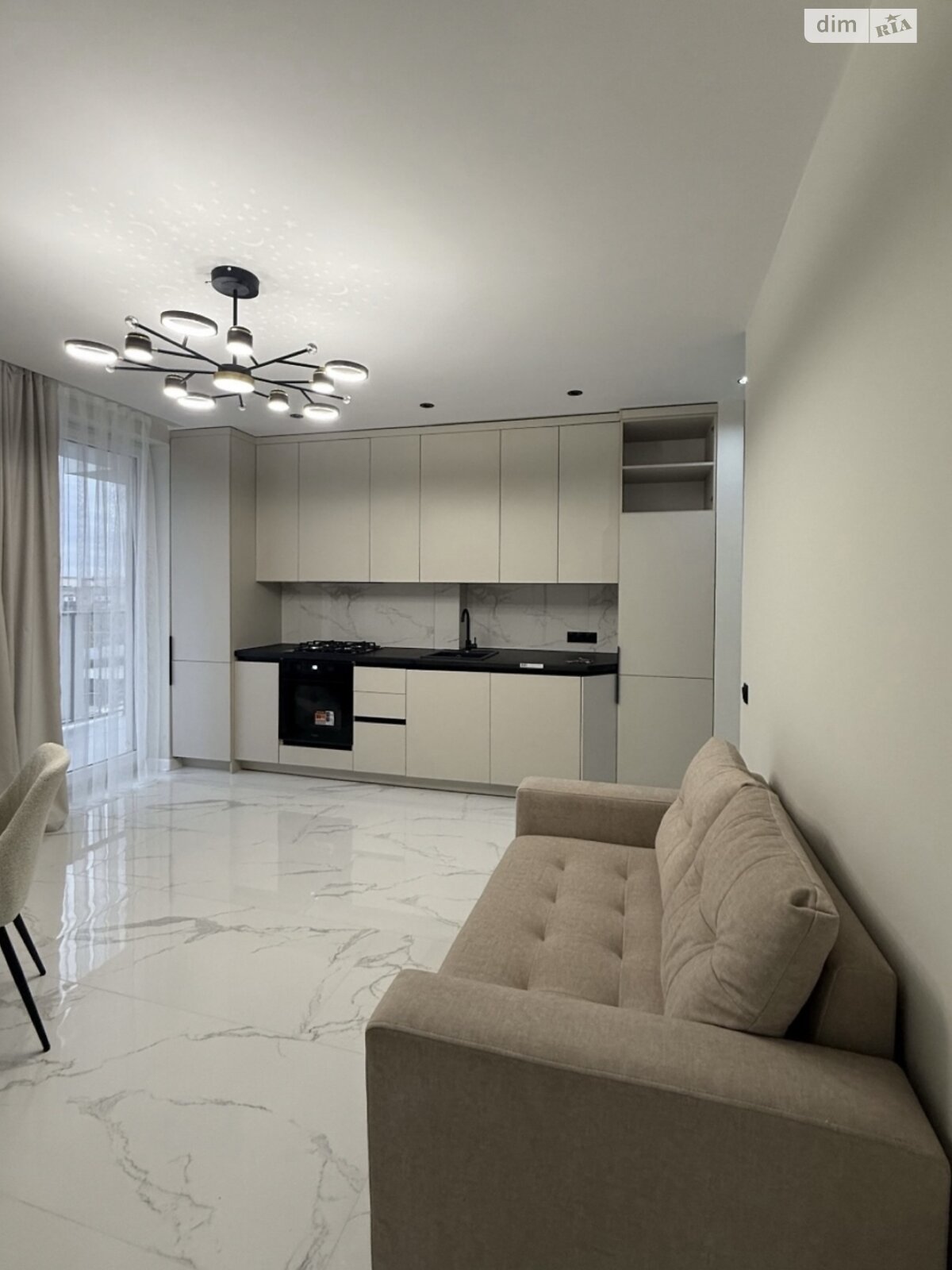 Продаж двокімнатної квартири в Ужгороді, на вул. Баб'яка, фото 1