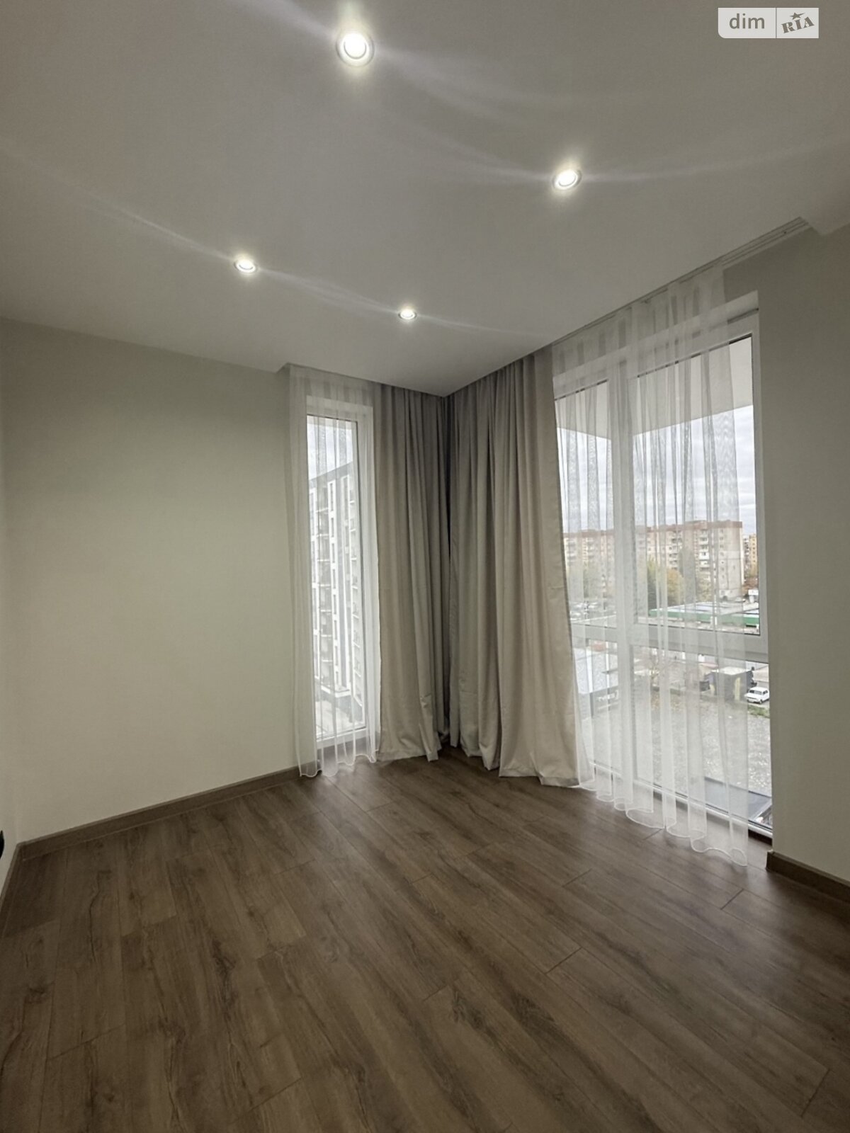 Продаж двокімнатної квартири в Ужгороді, на вул. Баб'яка, фото 1