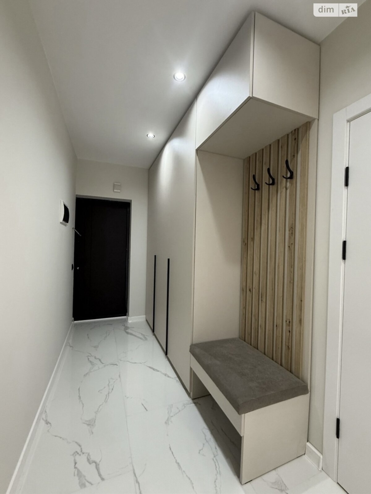 Продаж двокімнатної квартири в Ужгороді, на вул. Баб'яка, фото 1