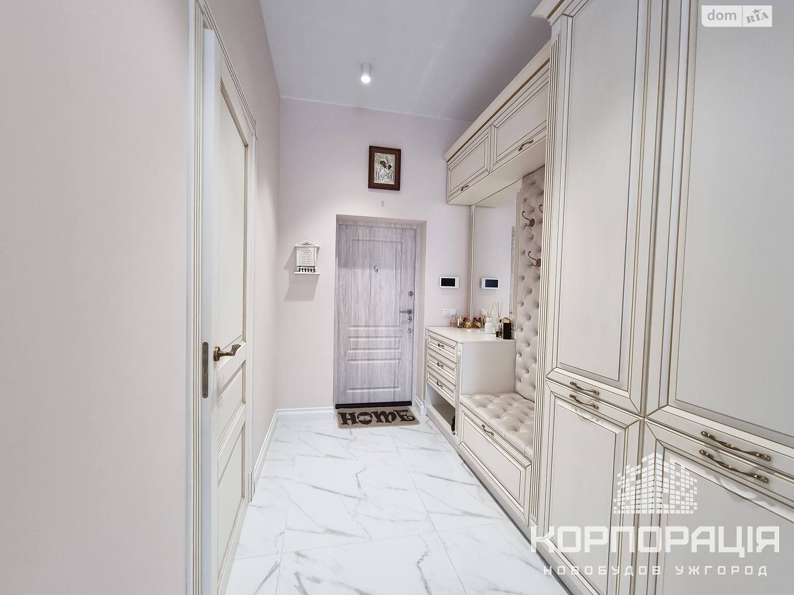 Продаж п`ятикімнатної квартири в Ужгороді, на вул. Миколи Амосова, район БАМ фото 1 Продаж п`ятикімнатної квартири в Ужгороді, на вул. Миколи Амосова, район БАМ фото 1