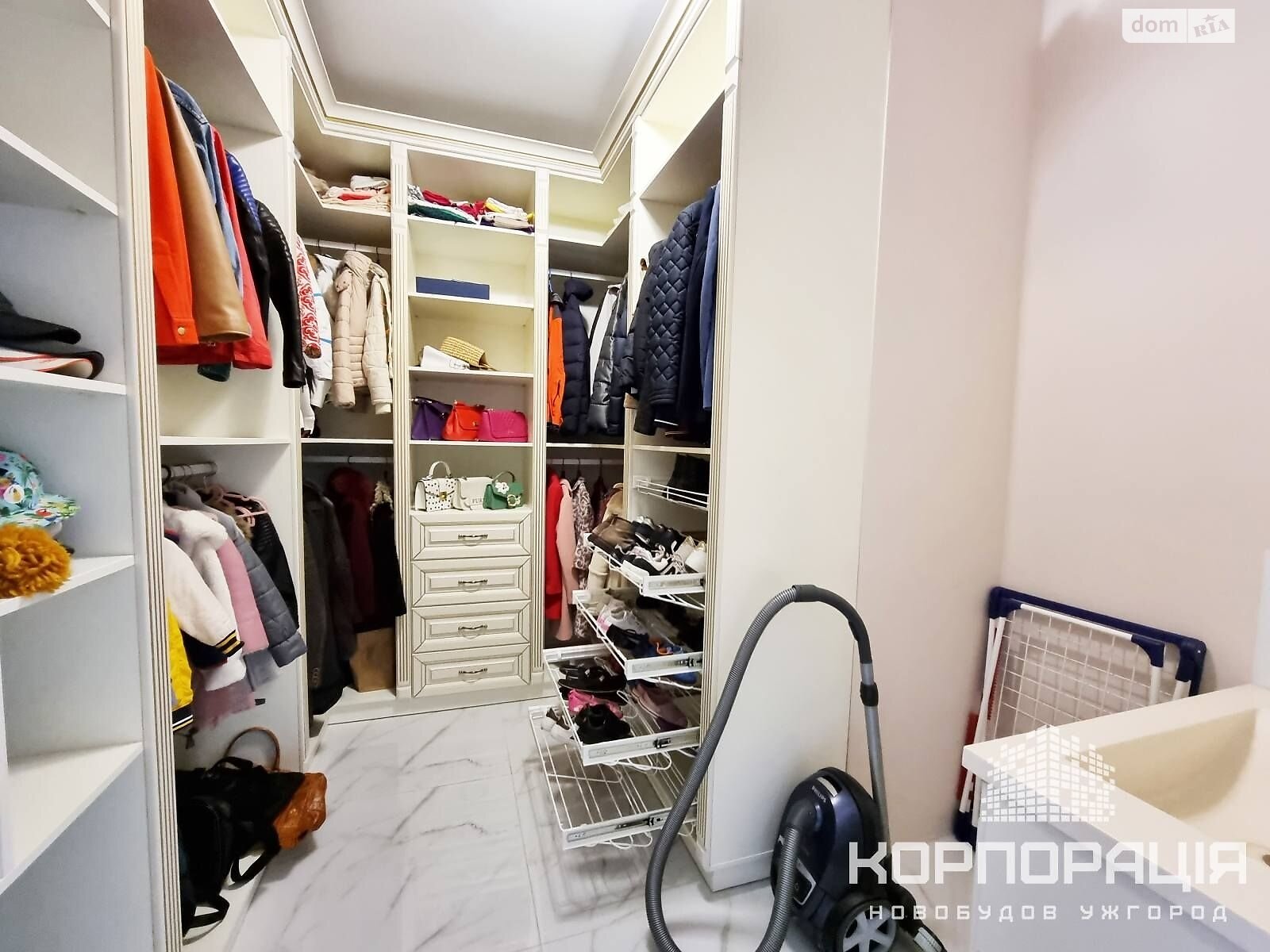 Продаж п`ятикімнатної квартири в Ужгороді, на вул. Миколи Амосова, район БАМ фото 1 Продаж п`ятикімнатної квартири в Ужгороді, на вул. Миколи Амосова, район БАМ фото 1