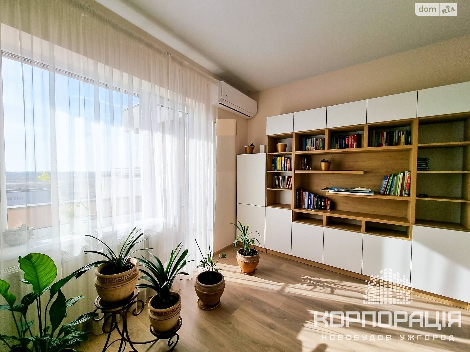 Продаж п`ятикімнатної квартири в Ужгороді, на вул. Миколи Амосова, район БАМ фото 1 Продаж п`ятикімнатної квартири в Ужгороді, на вул. Миколи Амосова, район БАМ фото 1