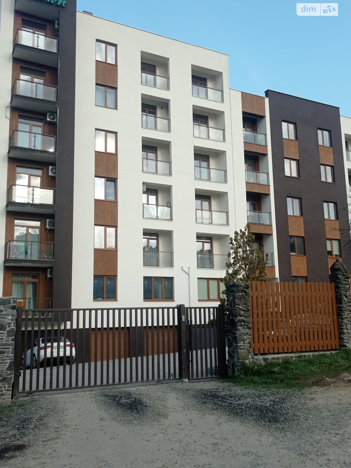 Продаж двокімнатної квартири в Ужгороді, на вул. Миколи Амосова 7Б, район БАМ фото 1