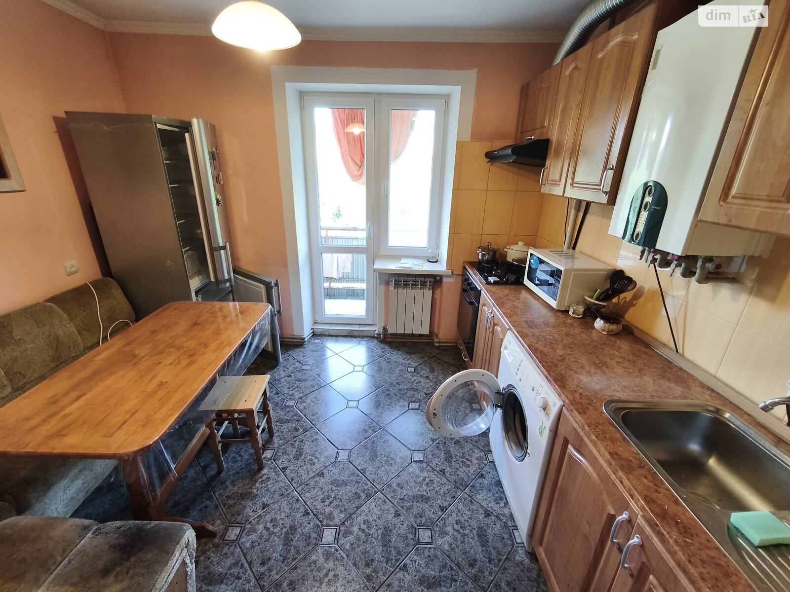 Продаж трикімнатної квартири в Ужгороді, на вул. Кавказька, район БАМ фото 1 Продаж трикімнатної квартири в Ужгороді, на вул. Кавказька, район БАМ фото 1