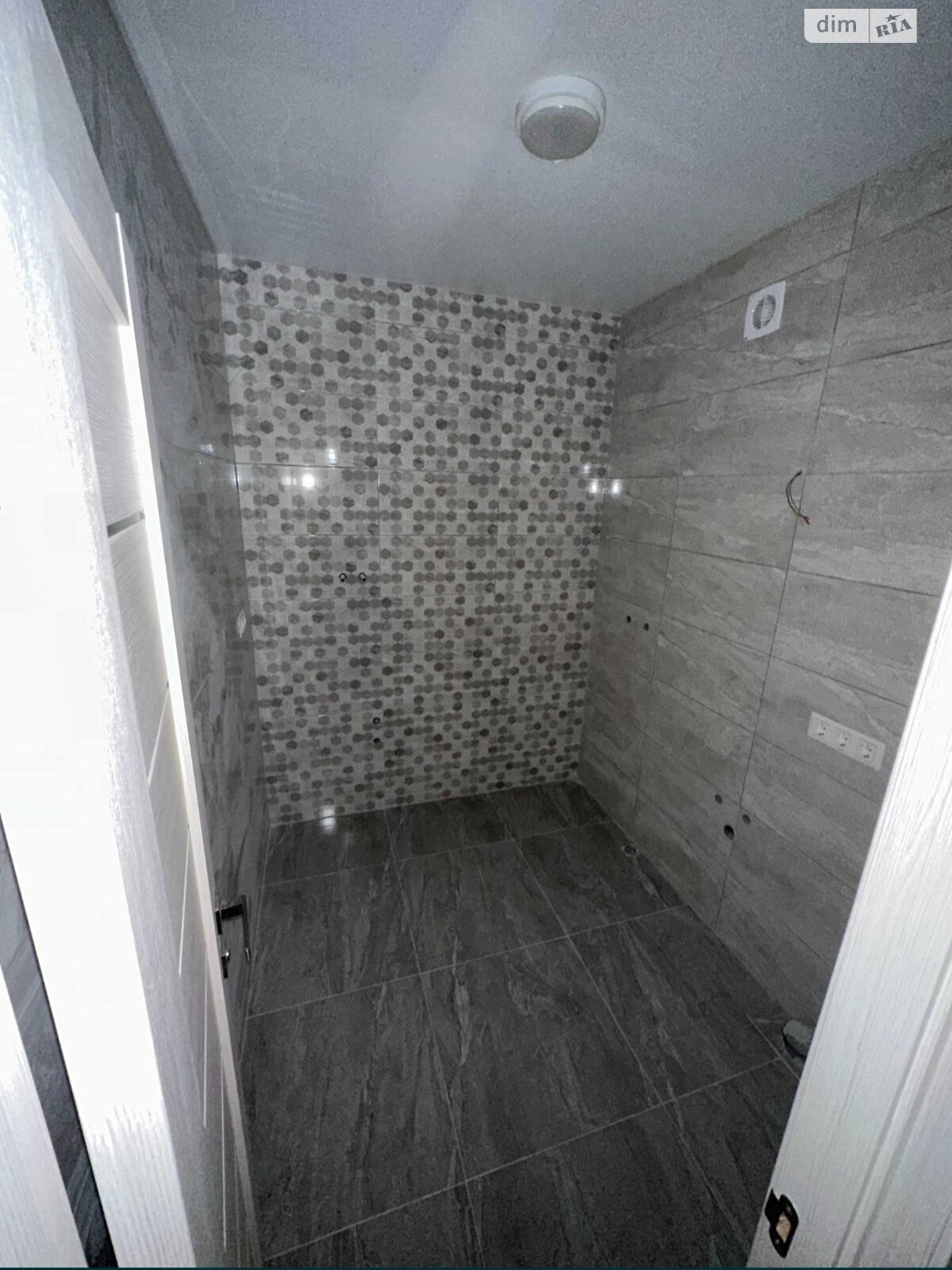Продажа двухкомнатной квартиры в Ужгороде, на ул. Университетская 7, кв. 112, район БАМ фото 1 Продажа двухкомнатной квартиры в Ужгороде, на ул. Университетская 7, кв. 112, район БАМ фото 1