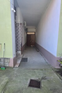 Продаж двокімнатної квартири в Ужгороді, на вул. Берчені, фото 2
