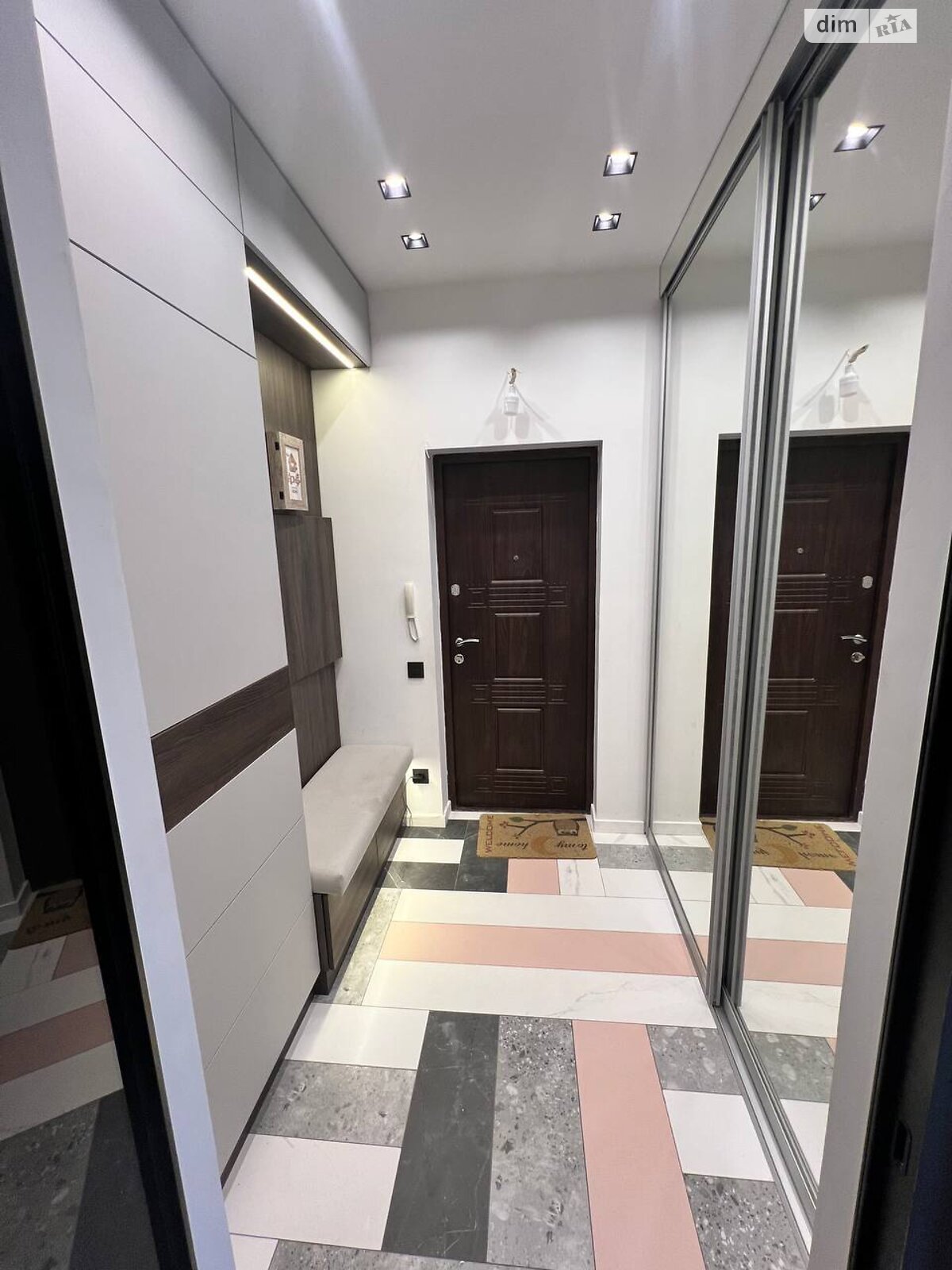 Продаж чотирикімнатної квартири в Ужгороді, на вул. О. Хіри, район Боздош фото 1 Продаж чотирикімнатної квартири в Ужгороді, на вул. О. Хіри, район Боздош фото 1