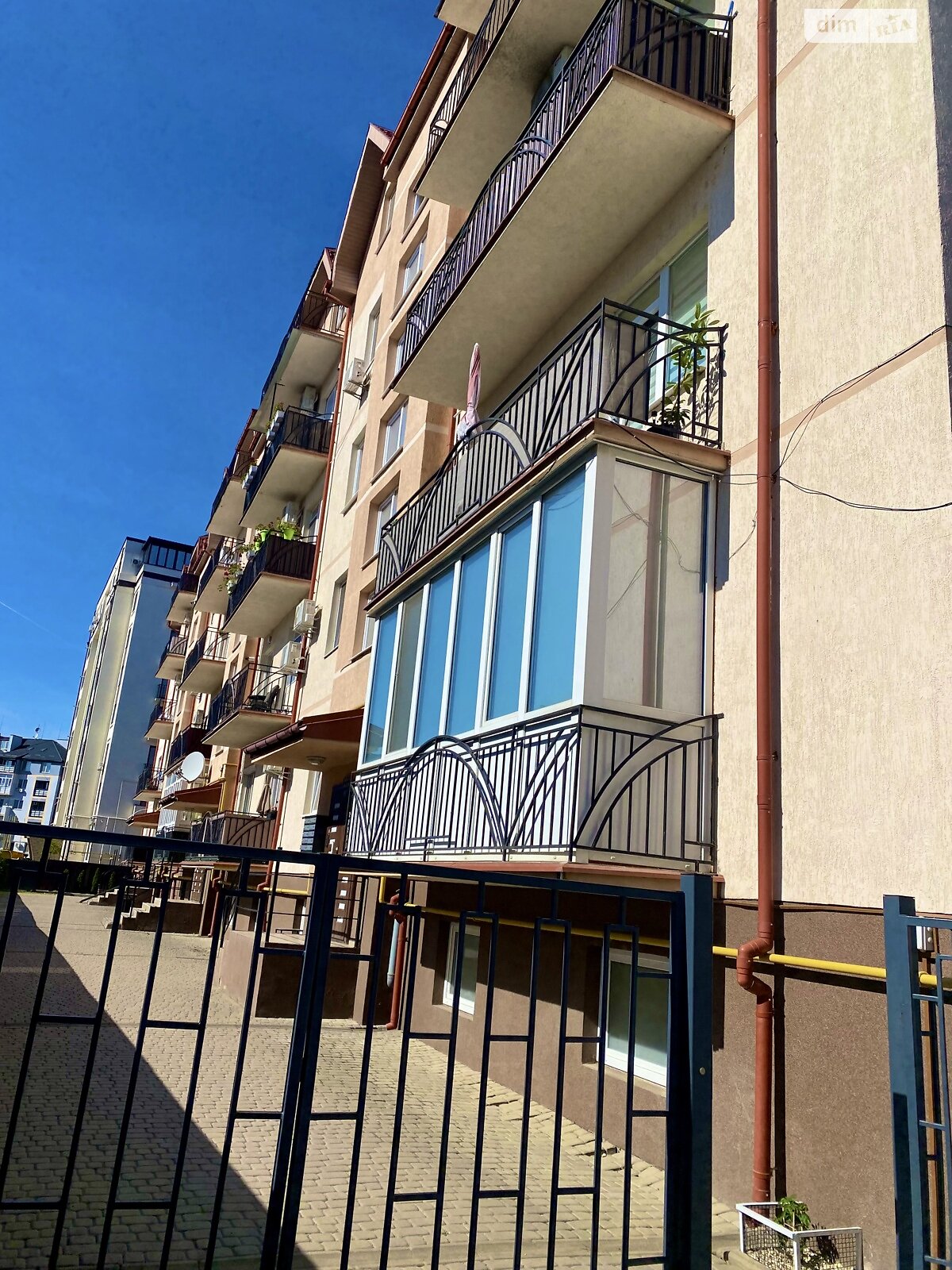 Продажа трехкомнатной квартиры в Ужгороде, на ул. А. Хиры, кв. 20, район Боздош фото 1 Продажа трехкомнатной квартиры в Ужгороде, на ул. А. Хиры, кв. 20, район Боздош фото 1