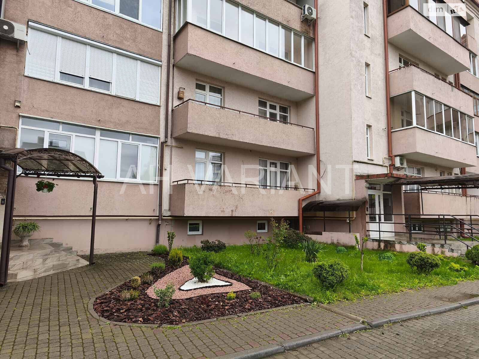 Продажа двухкомнатной квартиры в Ужгороде, на ул. А. Хиры, район Боздош фото 1 Продажа двухкомнатной квартиры в Ужгороде, на ул. А. Хиры, район Боздош фото 1