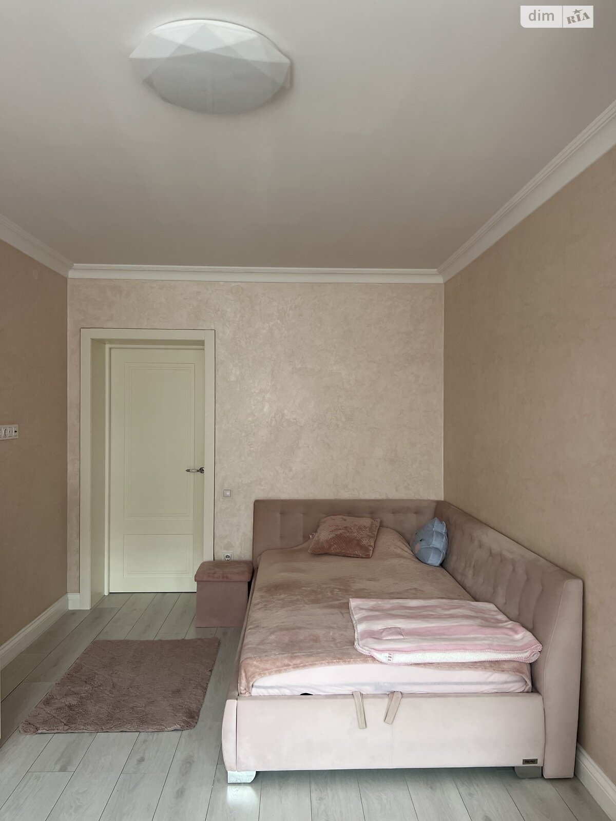 Продаж трикімнатної квартири в Ужгороді, на вул. О. Хіри 19, район Боздош фото 1 Продаж трикімнатної квартири в Ужгороді, на вул. О. Хіри 19, район Боздош фото 1
