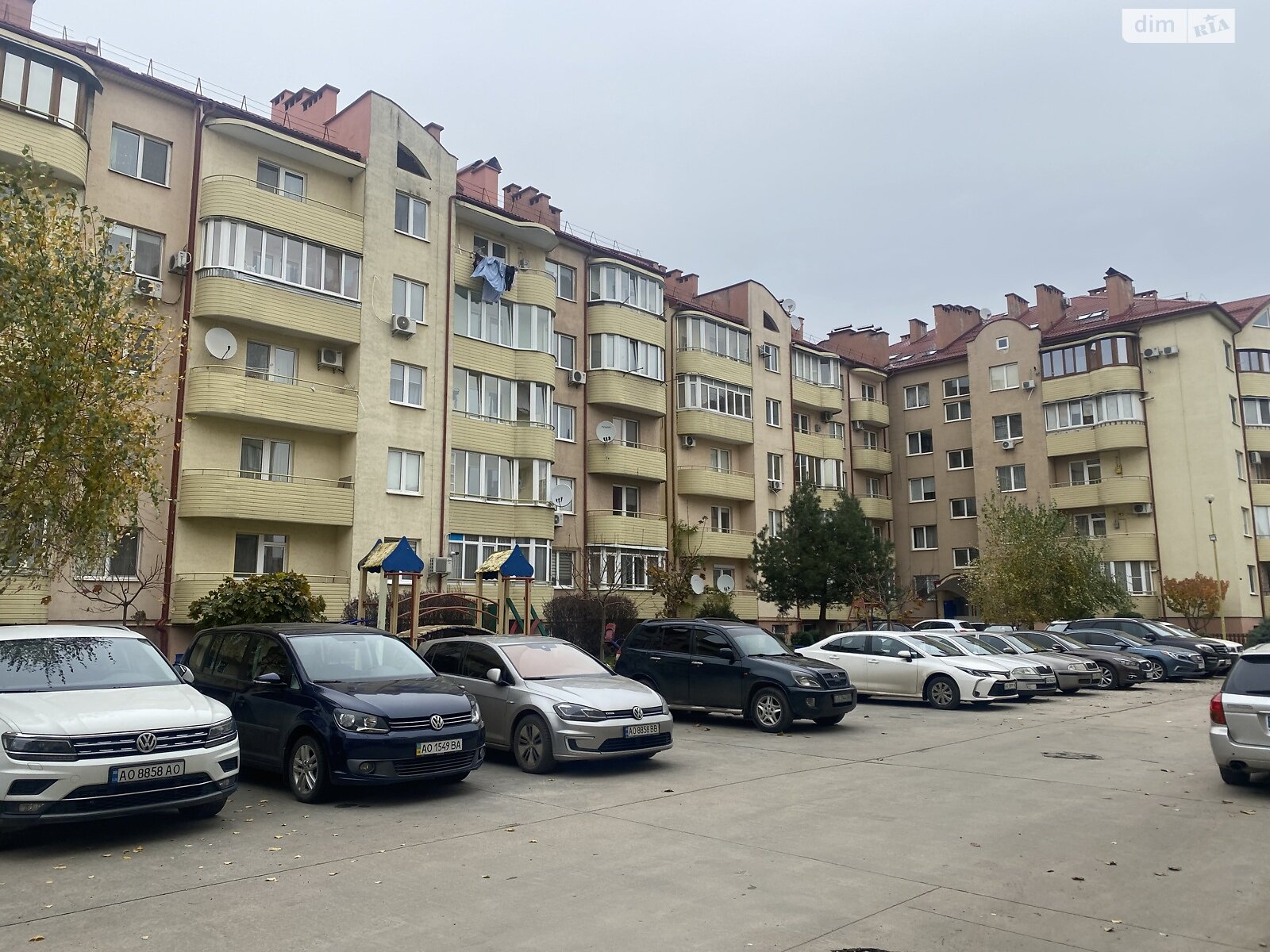 Продажа трехкомнатной квартиры в Ужгороде, на ул. Климпуша, район Боздош фото 1