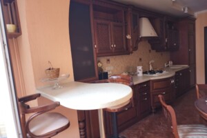 Продаж трикімнатної квартири в Ужгороді, на вул. Климпуша, район Боздош фото 2