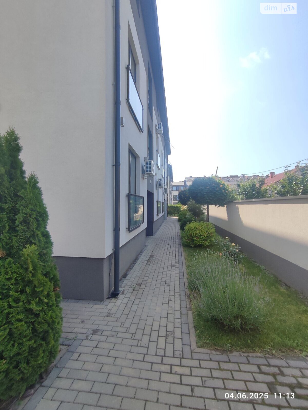 Продаж трикімнатної квартири в Ужгороді, на вул. Шандора Вікентія 21, район Боздош фото 1 Продаж трикімнатної квартири в Ужгороді, на вул. Шандора Вікентія 21, район Боздош фото 1