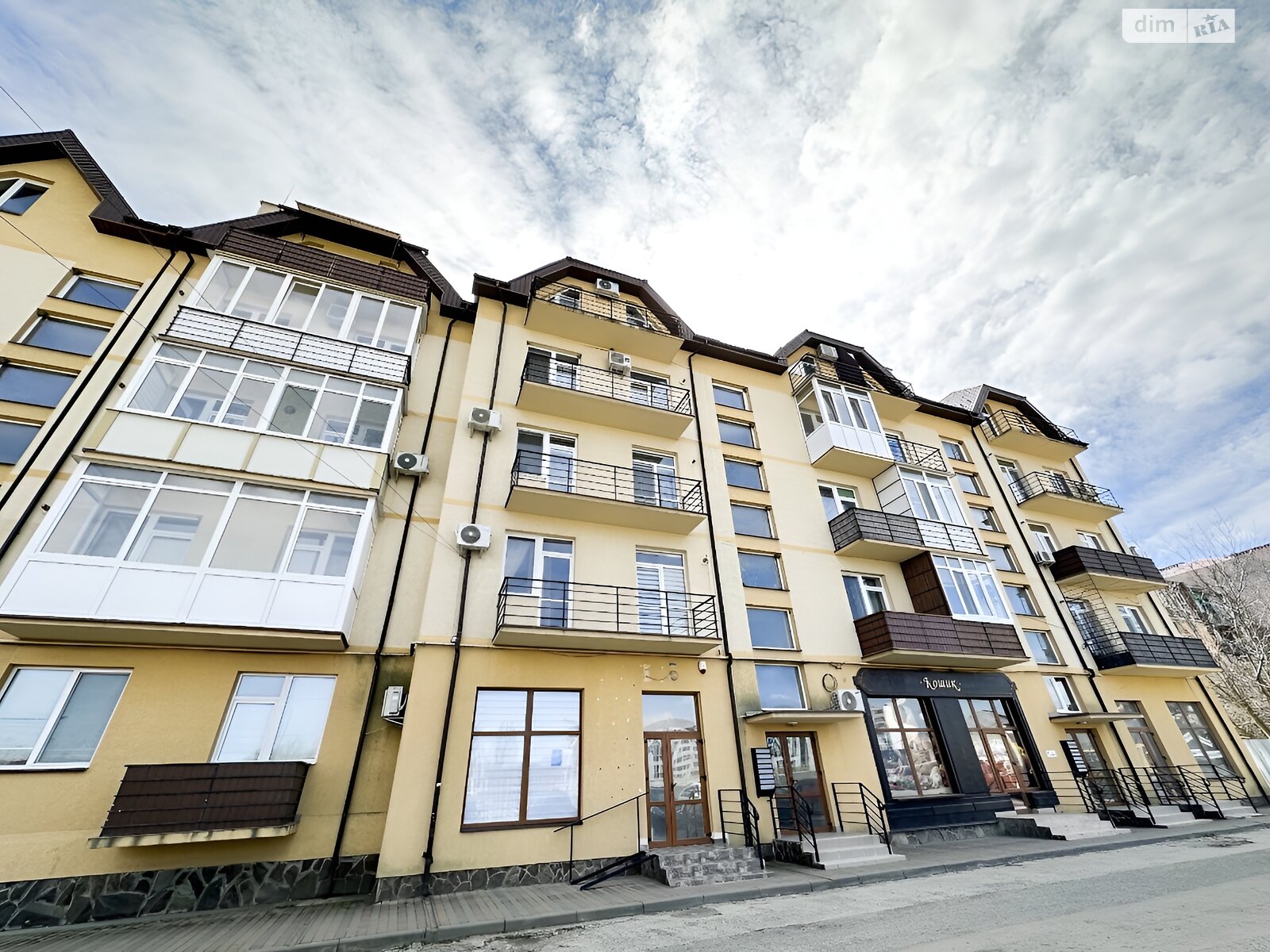 Продаж трикімнатної квартири в Ужгороді, на вул. Володимирська 59А, район Боздош фото 1 Продаж трикімнатної квартири в Ужгороді, на вул. Володимирська 59А, район Боздош фото 1