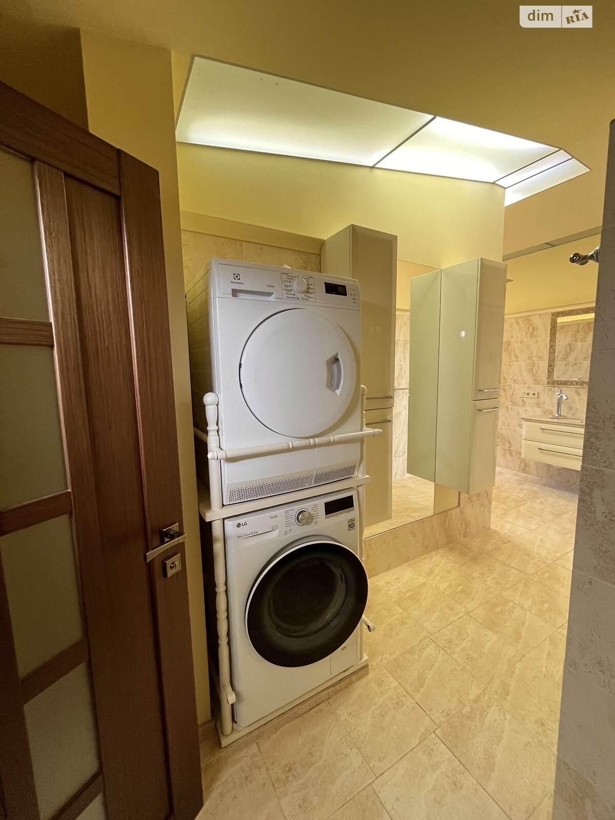 Продаж трикімнатної квартири в Ужгороді, на вул. Возз'єднання 29, район Боздош фото 1 Продаж трикімнатної квартири в Ужгороді, на вул. Возз'єднання 29, район Боздош фото 1