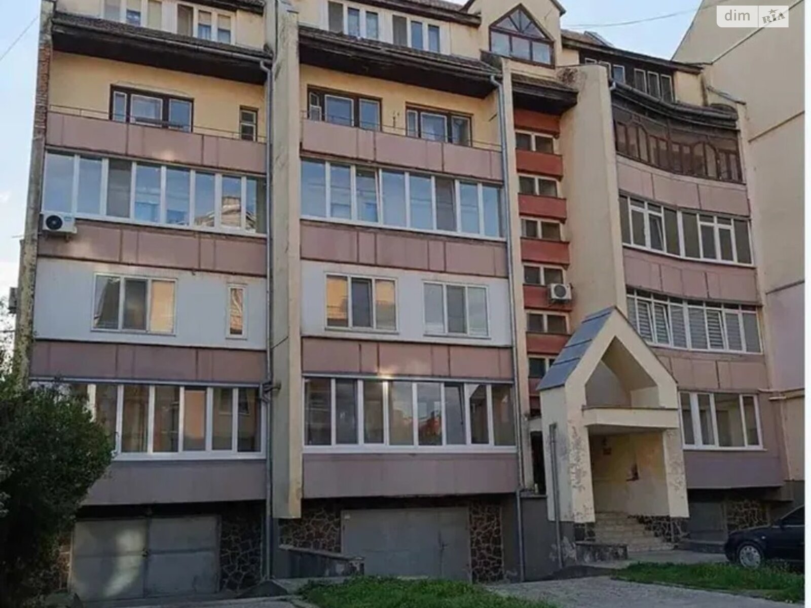 Продажа четырехкомнатной квартиры в Ужгороде, на ул. Владимирская 82, район Боздош фото 1 Продажа четырехкомнатной квартиры в Ужгороде, на ул. Владимирская 82, район Боздош фото 1