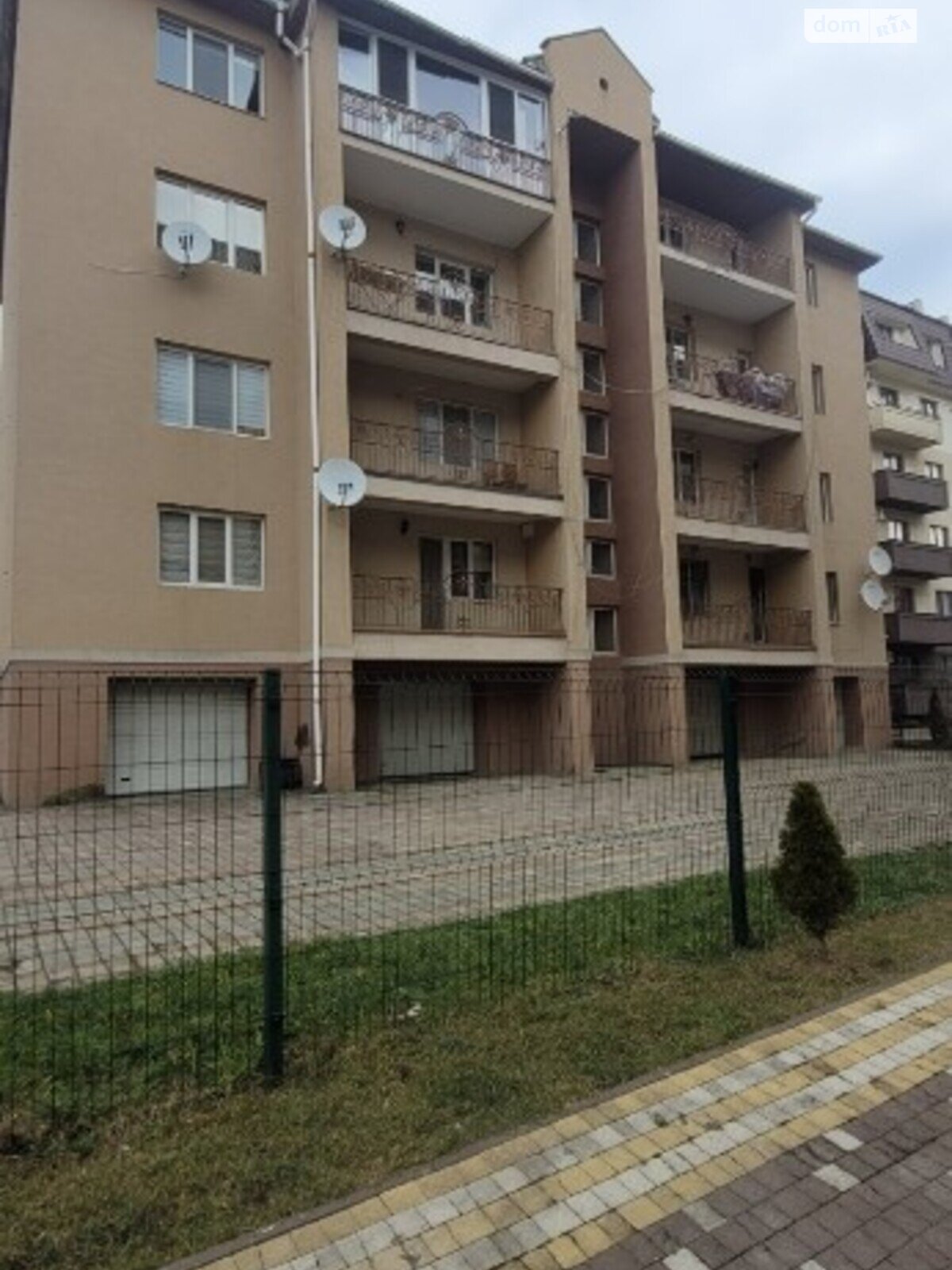 Продажа трехкомнатной квартиры в Ужгороде, на ул. Воссоединения, район Боздош фото 1
