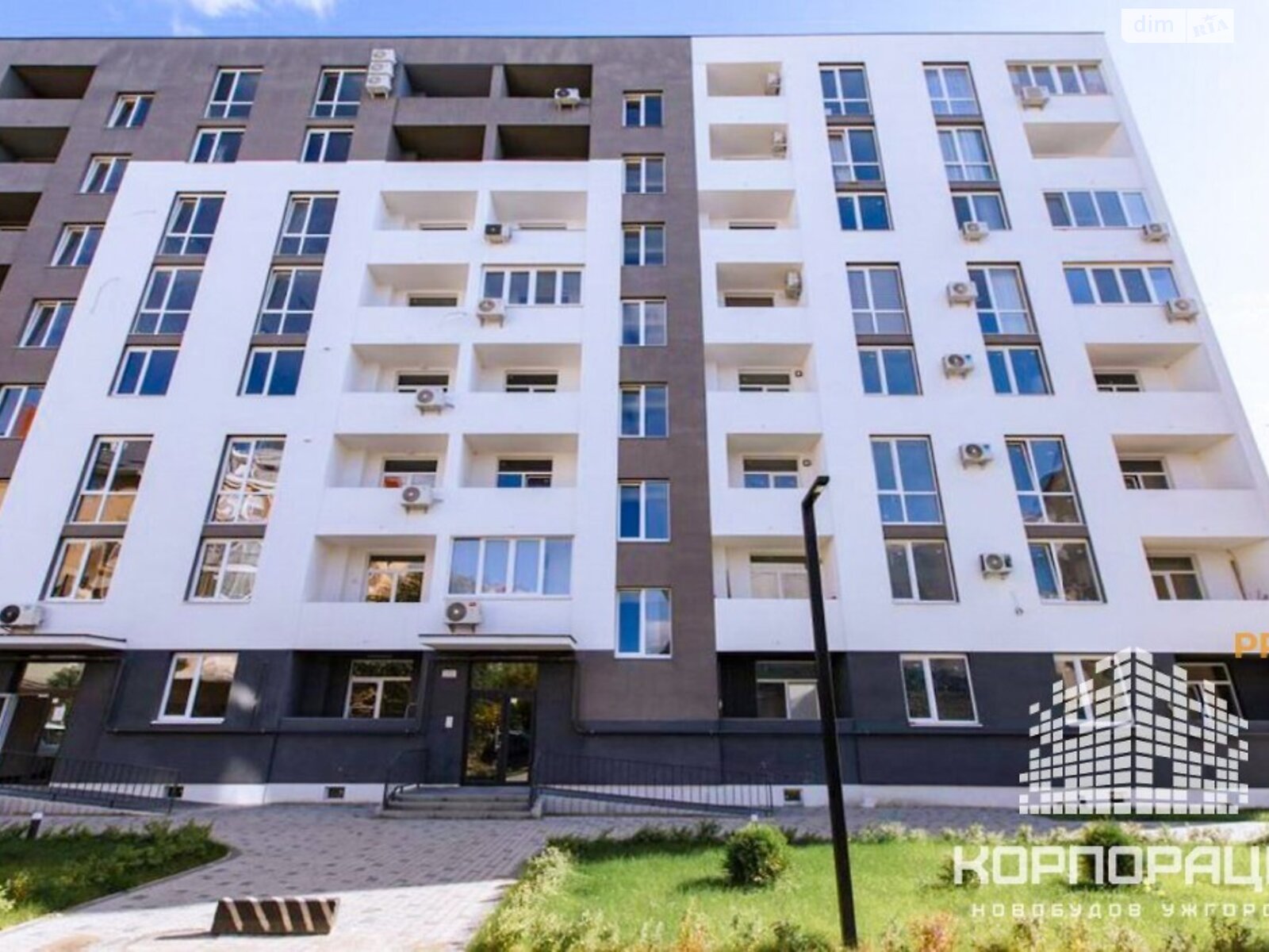 Продажа трехкомнатной квартиры в Ужгороде, на наб. Славянская, район Боздош фото 1