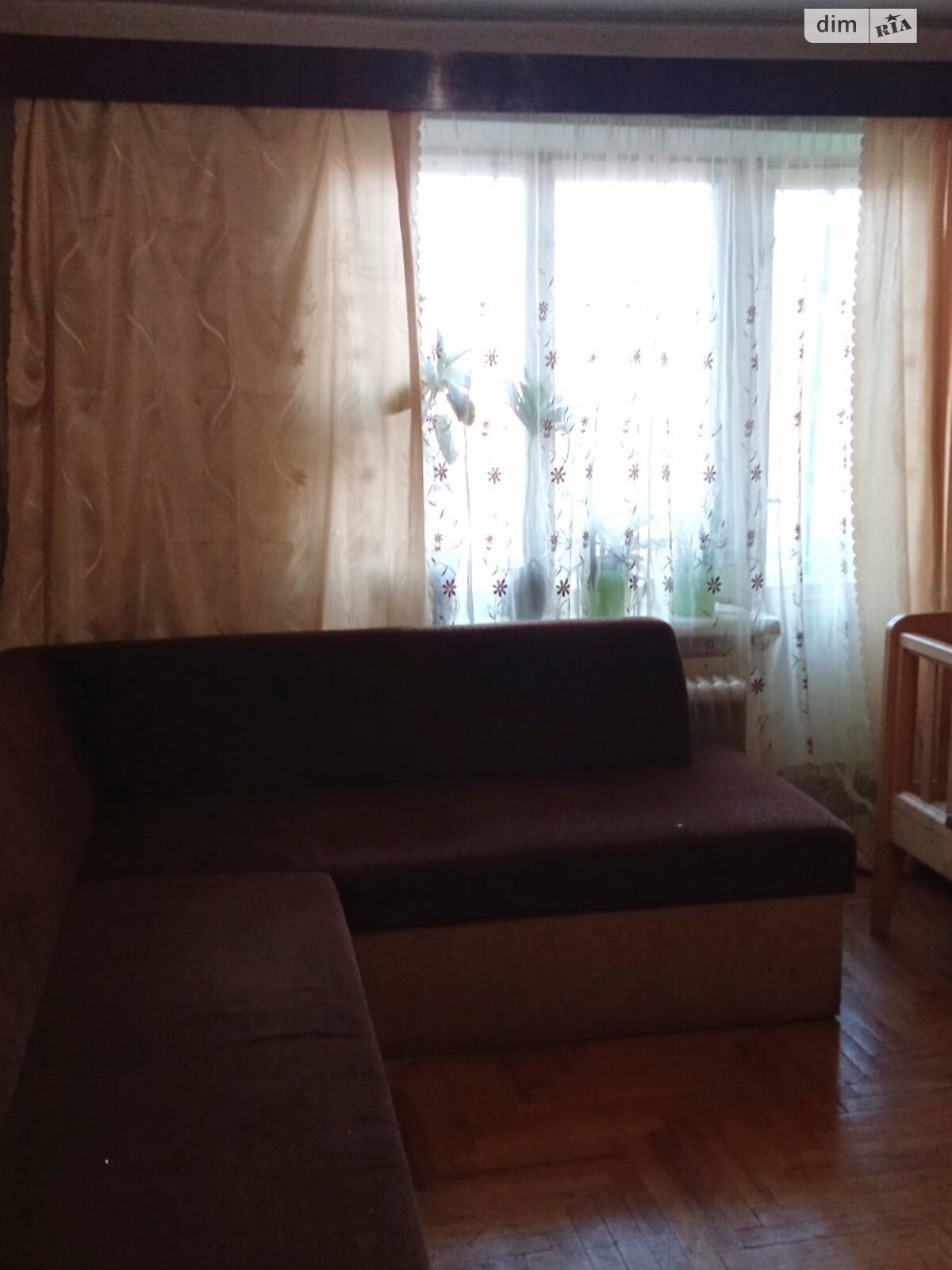 Продаж трикімнатної квартири в Ужгороді, на вул. Дмитра Добролюбова 6, фото 1