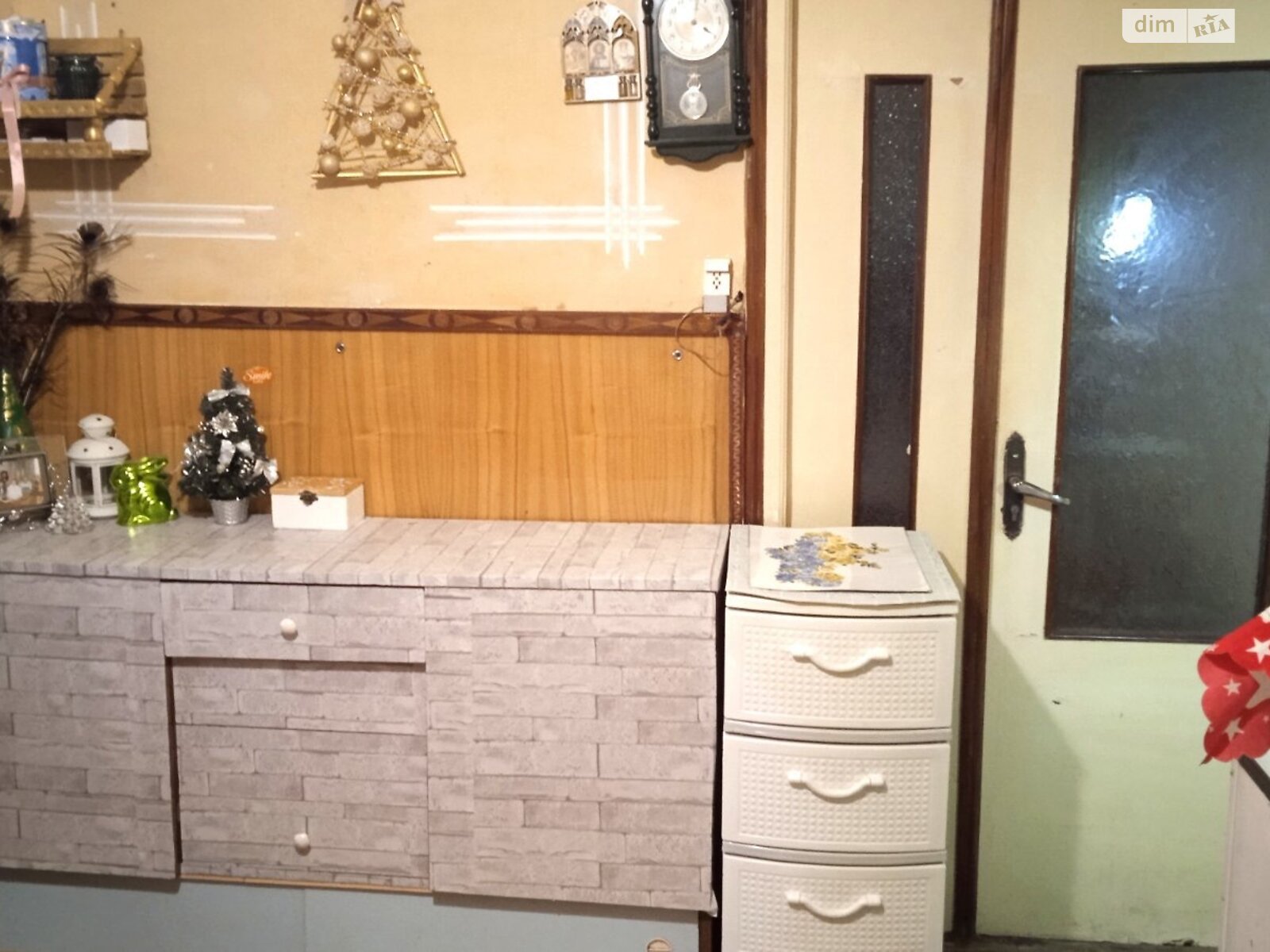 Продаж трикімнатної квартири в Ужгороді, на вул. Дмитра Добролюбова 6, фото 1