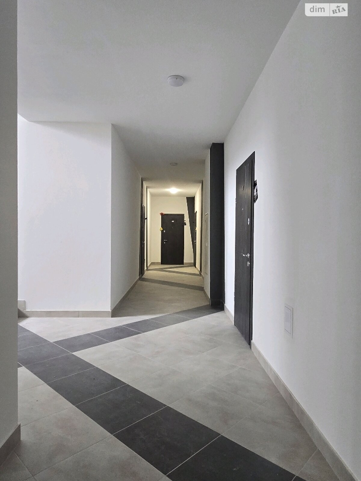 Продаж однокімнатної квартири в Ужгороді, на вул. Фодора Степана 111, фото 1