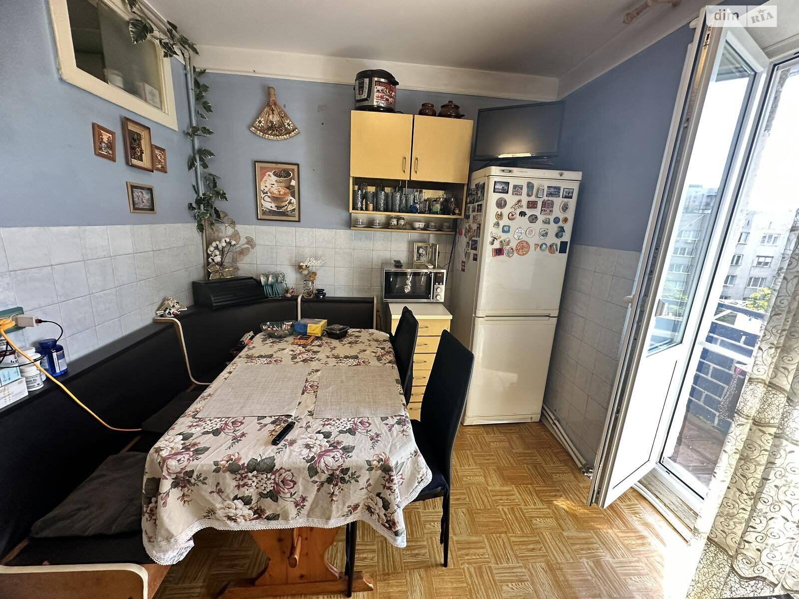 Продаж двокімнатної квартири в Ужгороді, на вул. Грушевського 70, фото 1 Продаж двокімнатної квартири в Ужгороді, на вул. Грушевського 70, фото 1