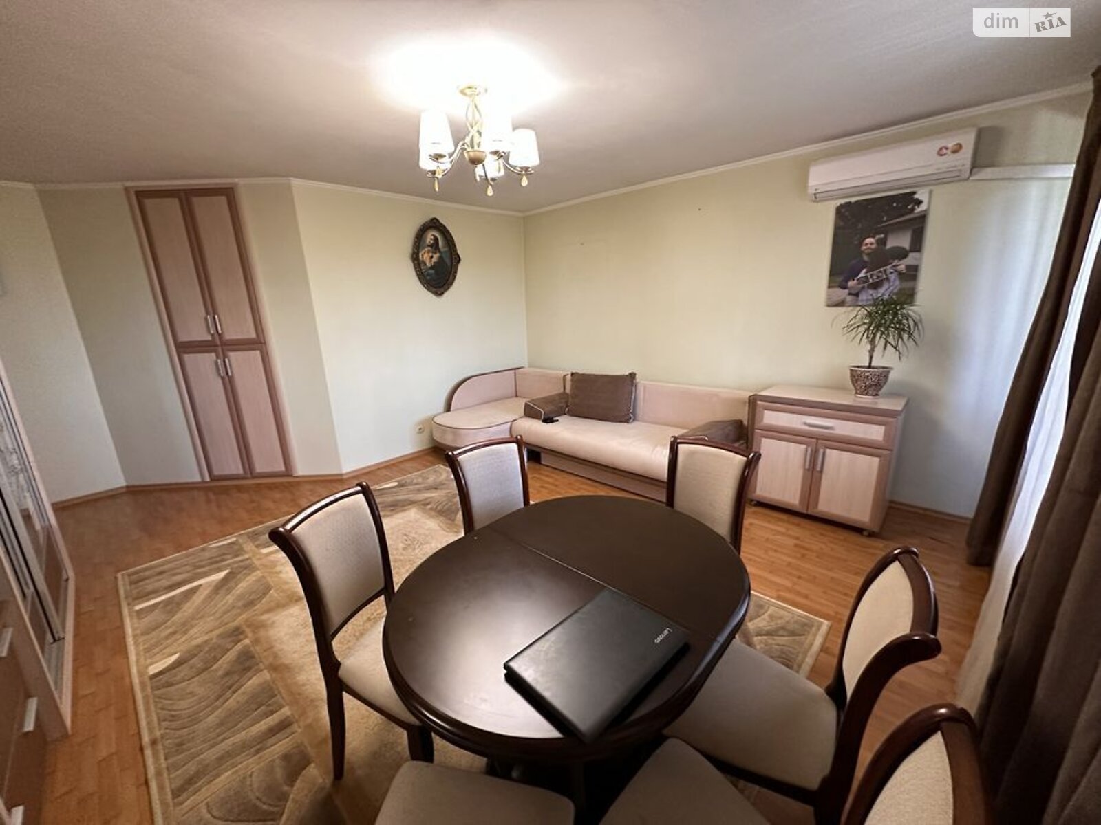 Продаж двокімнатної квартири в Ужгороді, на вул. Ігоря Сікорського, фото 1 Продаж двокімнатної квартири в Ужгороді, на вул. Ігоря Сікорського, фото 1