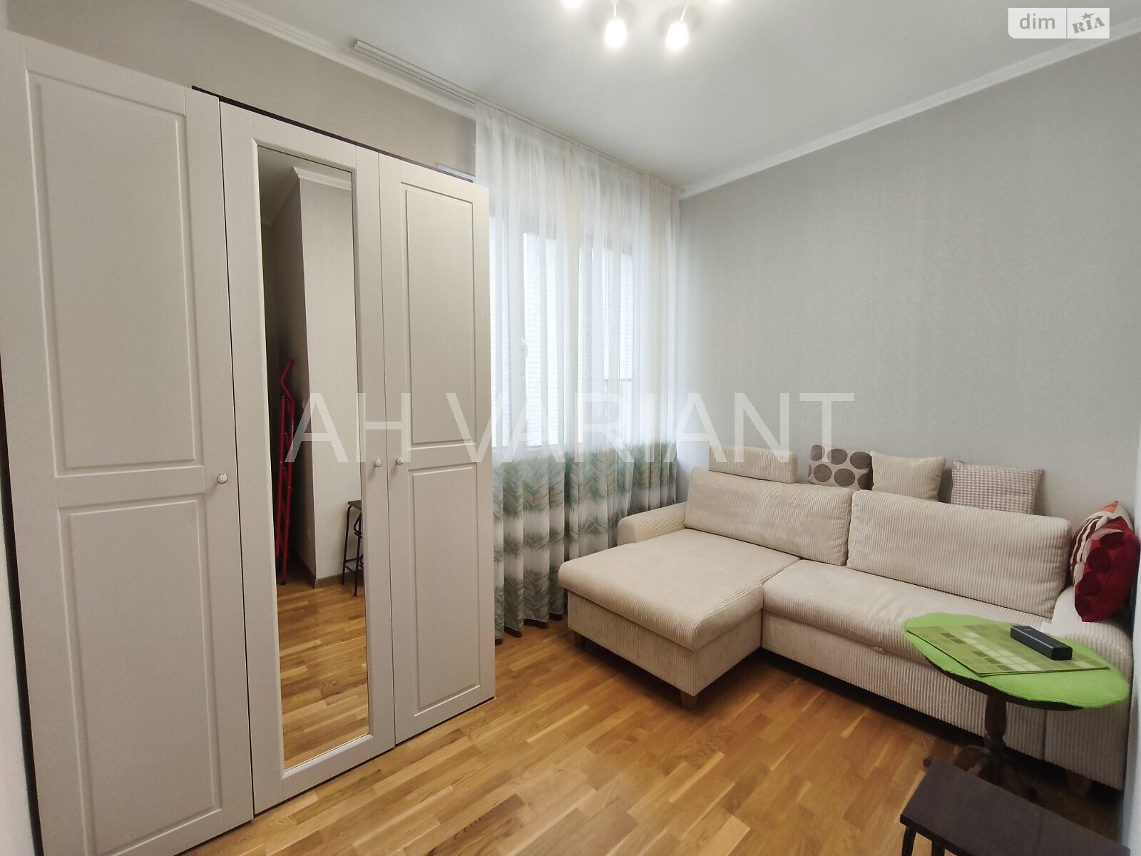 Продаж двокімнатної квартири в Ужгороді, на вул. Капушанська, фото 1 Продаж двокімнатної квартири в Ужгороді, на вул. Капушанська, фото 1