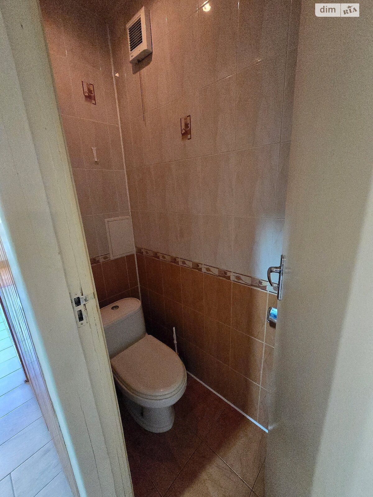 Продажа четырехкомнатной квартиры в Ужгороде, на ул. Капушанская, фото 1 Продажа четырехкомнатной квартиры в Ужгороде, на ул. Капушанская, фото 1