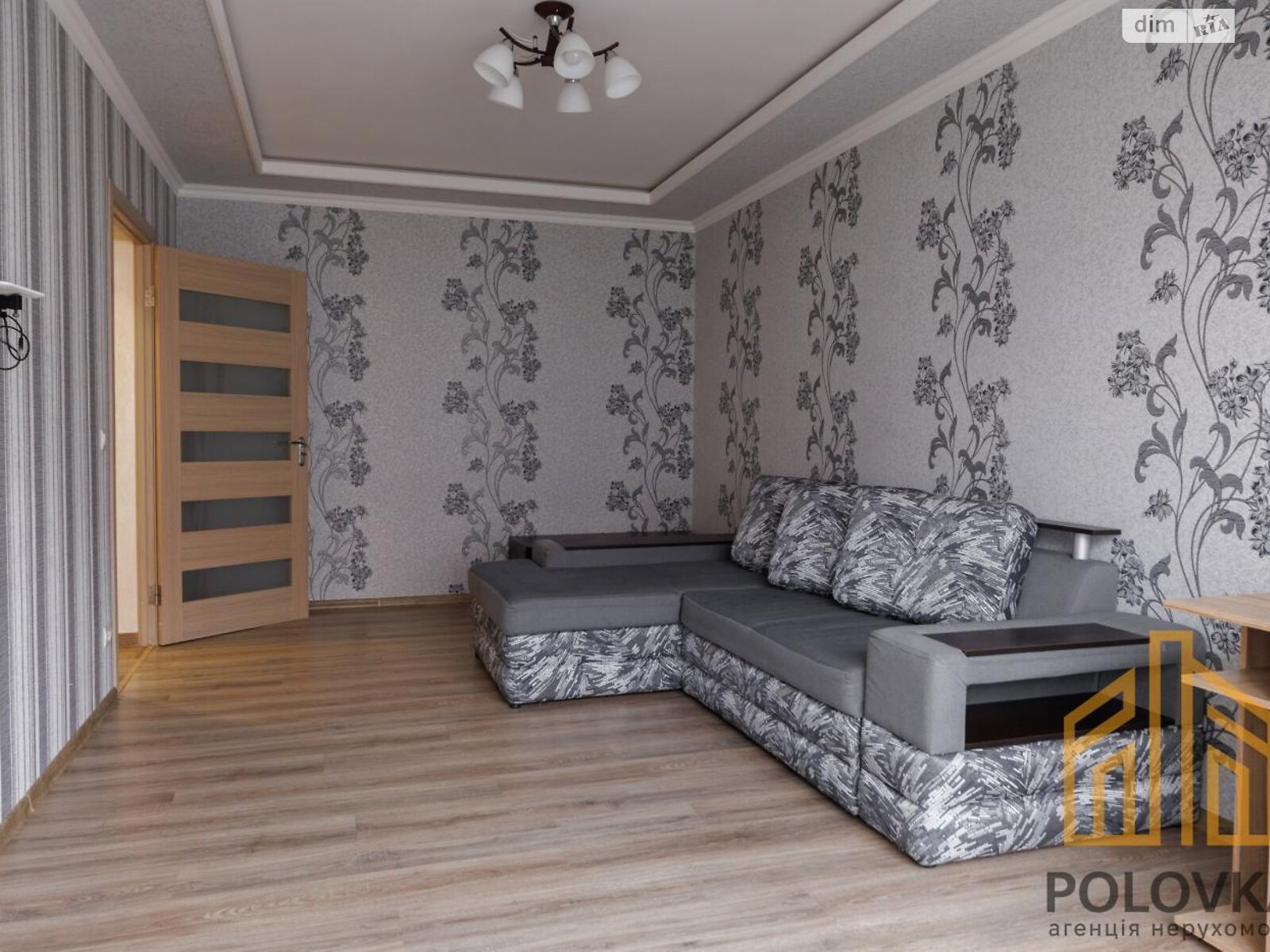 Продаж двокімнатної квартири в Ужгороді, на вул. Єньковська 27, район Компотний фото 1 Продаж двокімнатної квартири в Ужгороді, на вул. Єньковська 27, район Компотний фото 1