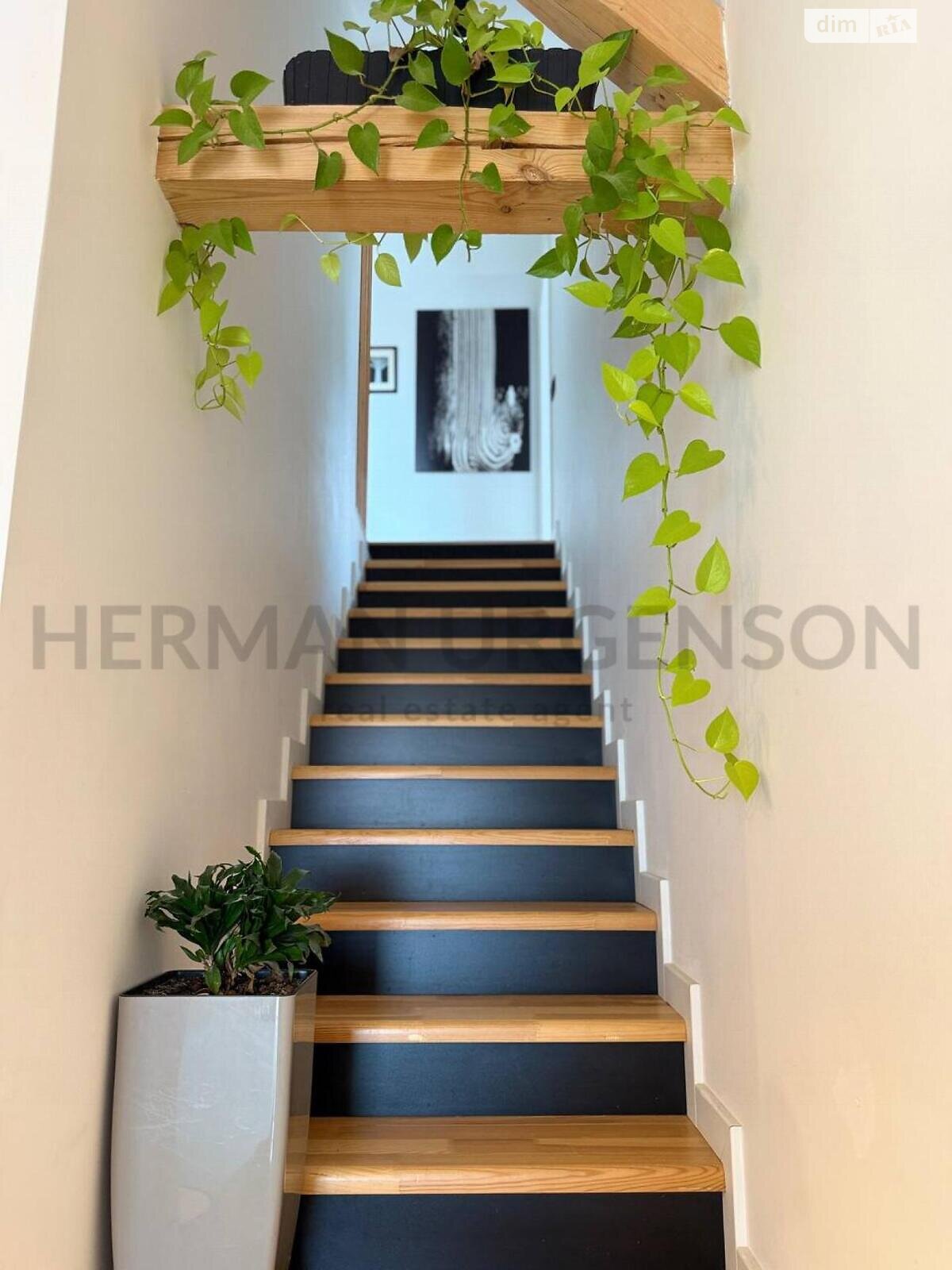 Продажа трехкомнатной квартиры в Ужгороде, на ул. Енковская, район Компотный фото 1 Продажа трехкомнатной квартиры в Ужгороде, на ул. Енковская, район Компотный фото 1