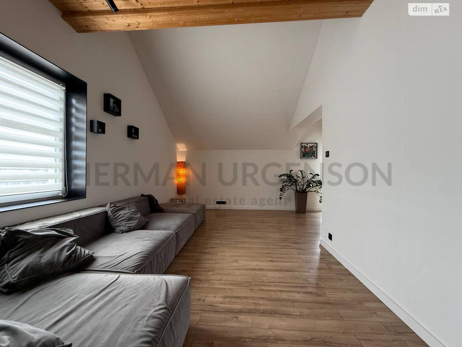 Продажа трехкомнатной квартиры в Ужгороде, на ул. Енковская, район Компотный фото 1 Продажа трехкомнатной квартиры в Ужгороде, на ул. Енковская, район Компотный фото 1