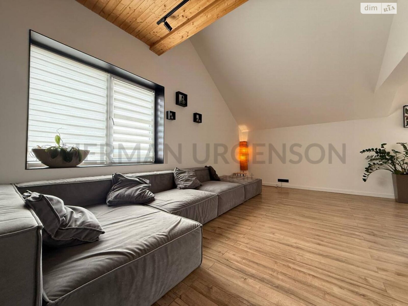 Продажа трехкомнатной квартиры в Ужгороде, на ул. Енковская, район Компотный фото 1 Продажа трехкомнатной квартиры в Ужгороде, на ул. Енковская, район Компотный фото 1