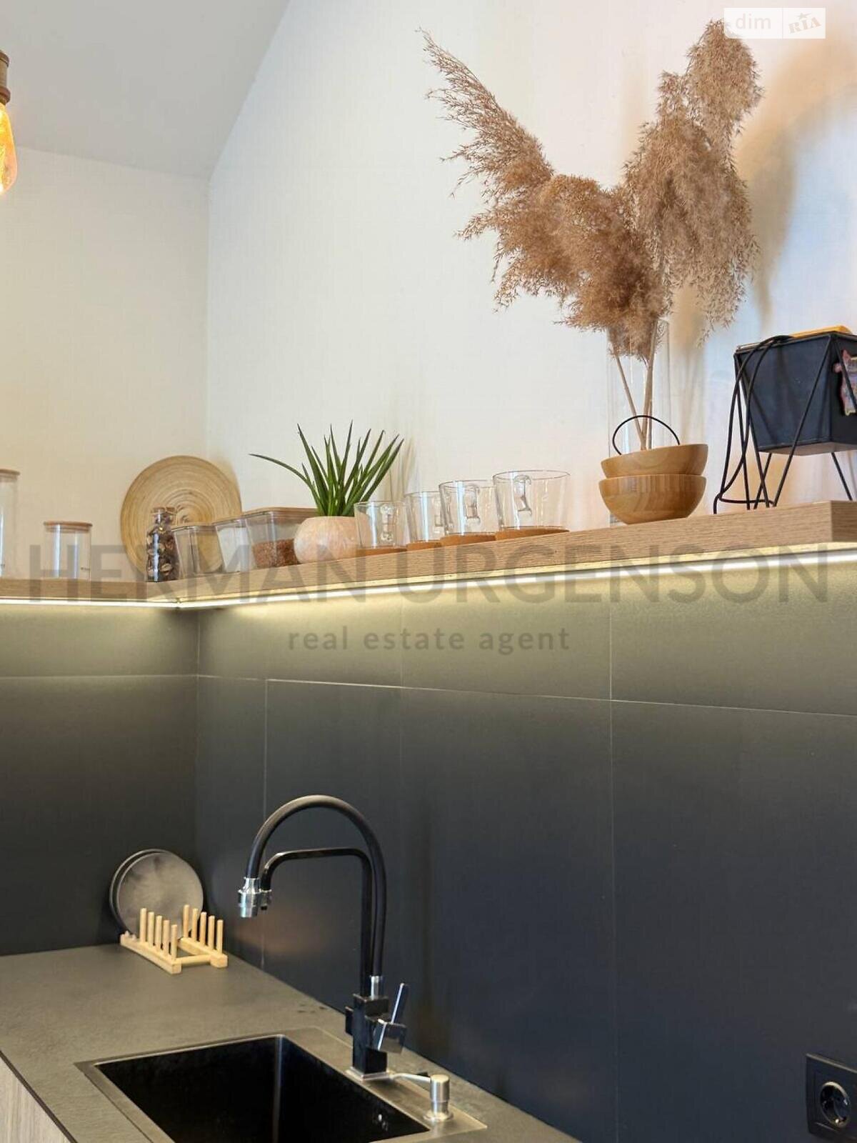 Продажа трехкомнатной квартиры в Ужгороде, на ул. Енковская, район Компотный фото 1 Продажа трехкомнатной квартиры в Ужгороде, на ул. Енковская, район Компотный фото 1