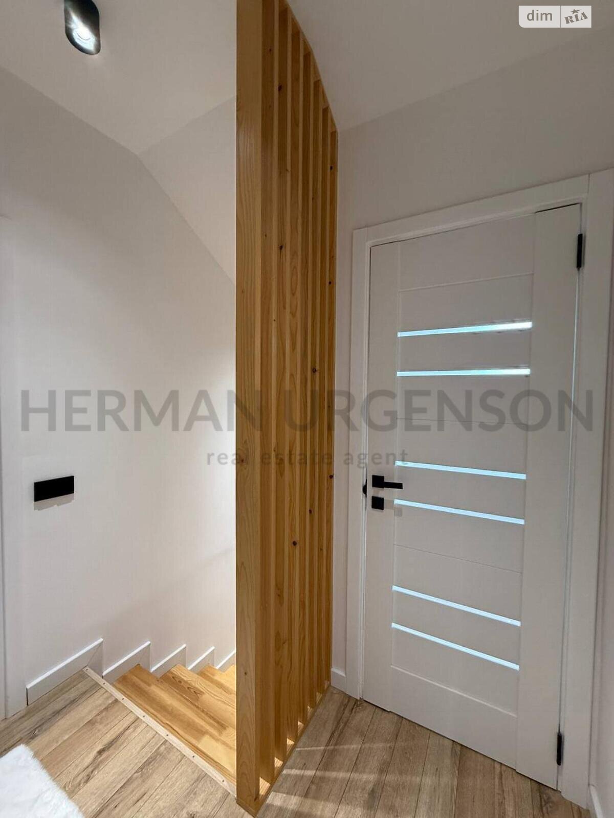 Продажа трехкомнатной квартиры в Ужгороде, на ул. Енковская, район Компотный фото 1 Продажа трехкомнатной квартиры в Ужгороде, на ул. Енковская, район Компотный фото 1