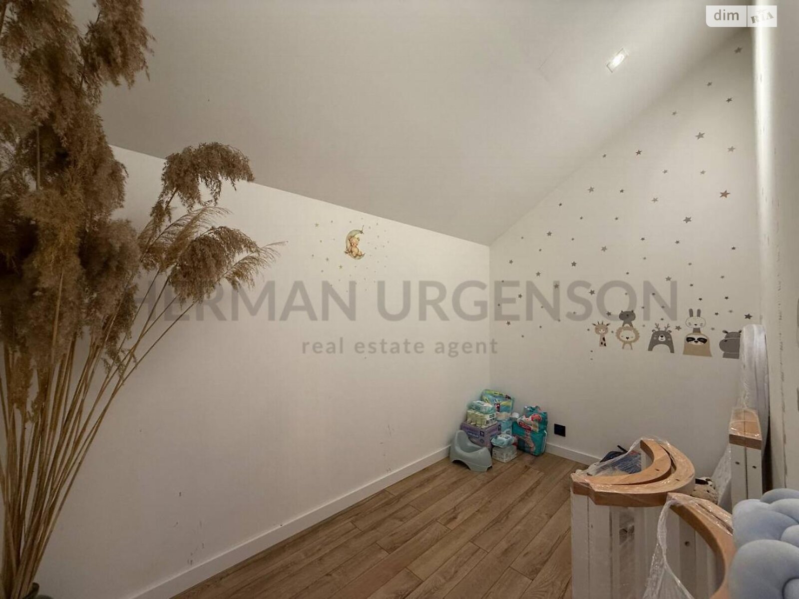 Продажа трехкомнатной квартиры в Ужгороде, на ул. Енковская, район Компотный фото 1 Продажа трехкомнатной квартиры в Ужгороде, на ул. Енковская, район Компотный фото 1